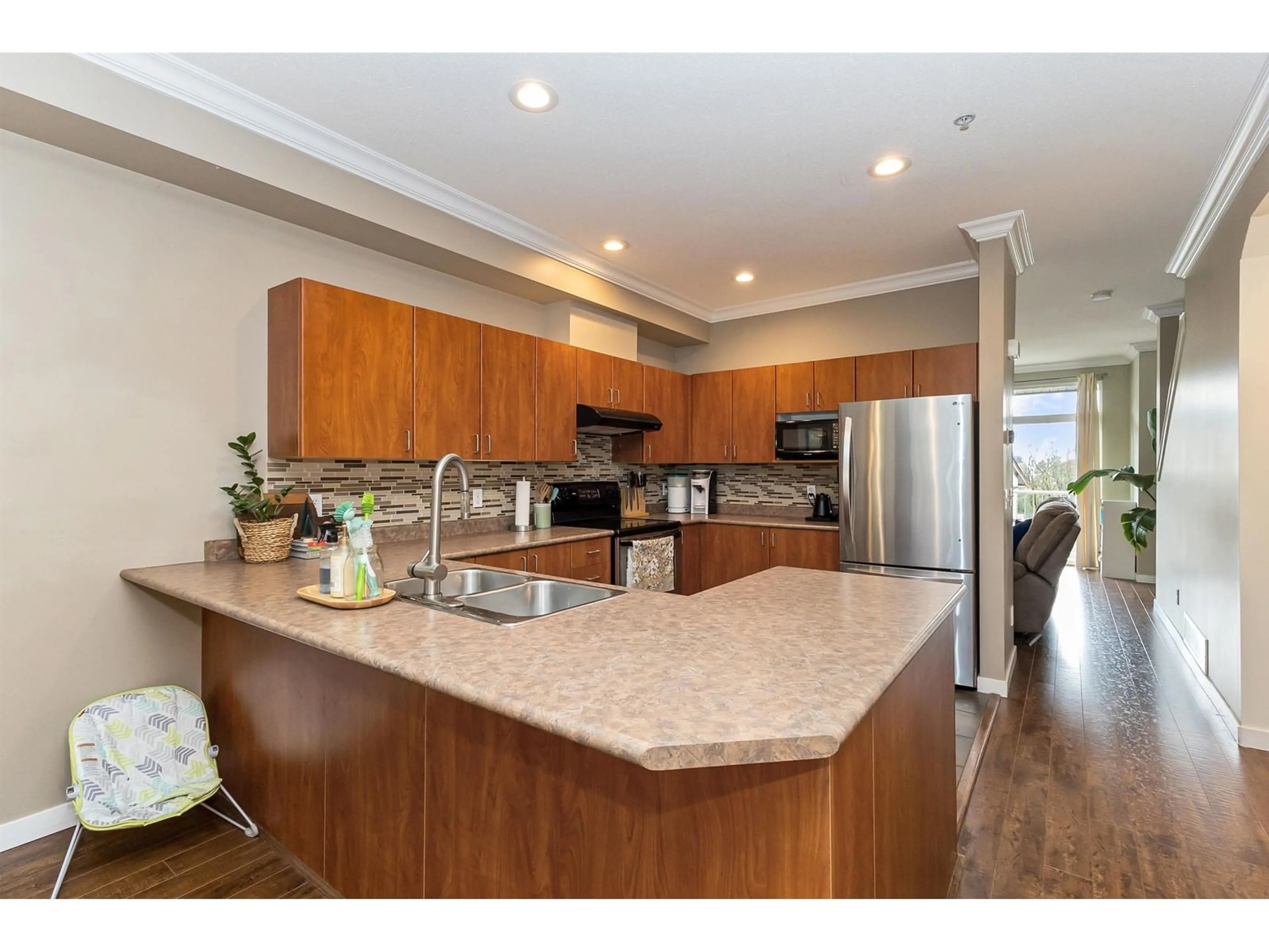 Open concept kitchen, unknown for 47 - 35287 OLD YALE, Abbotsford British Columbia V3G8H5