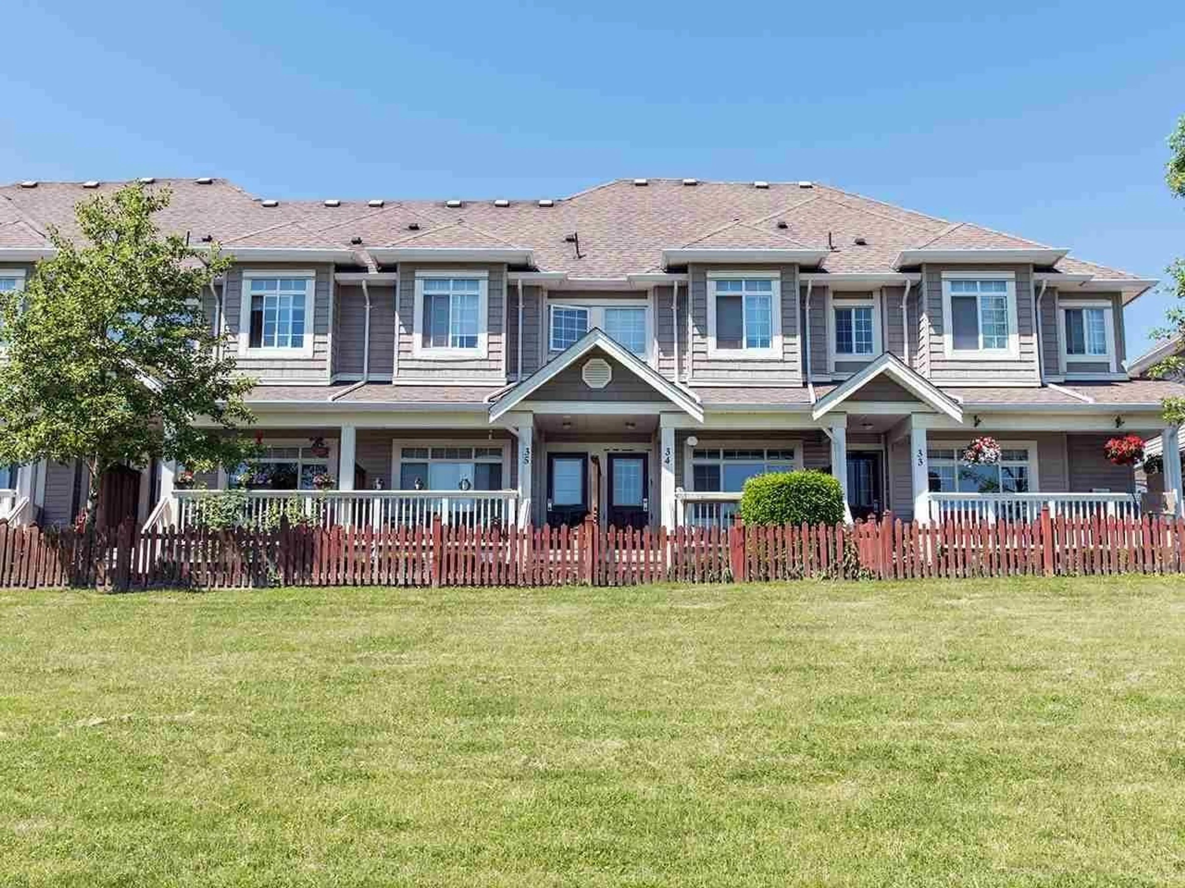 Home with vinyl exterior material, unknown for 34 - 6852 193, Surrey British Columbia V4N0C8