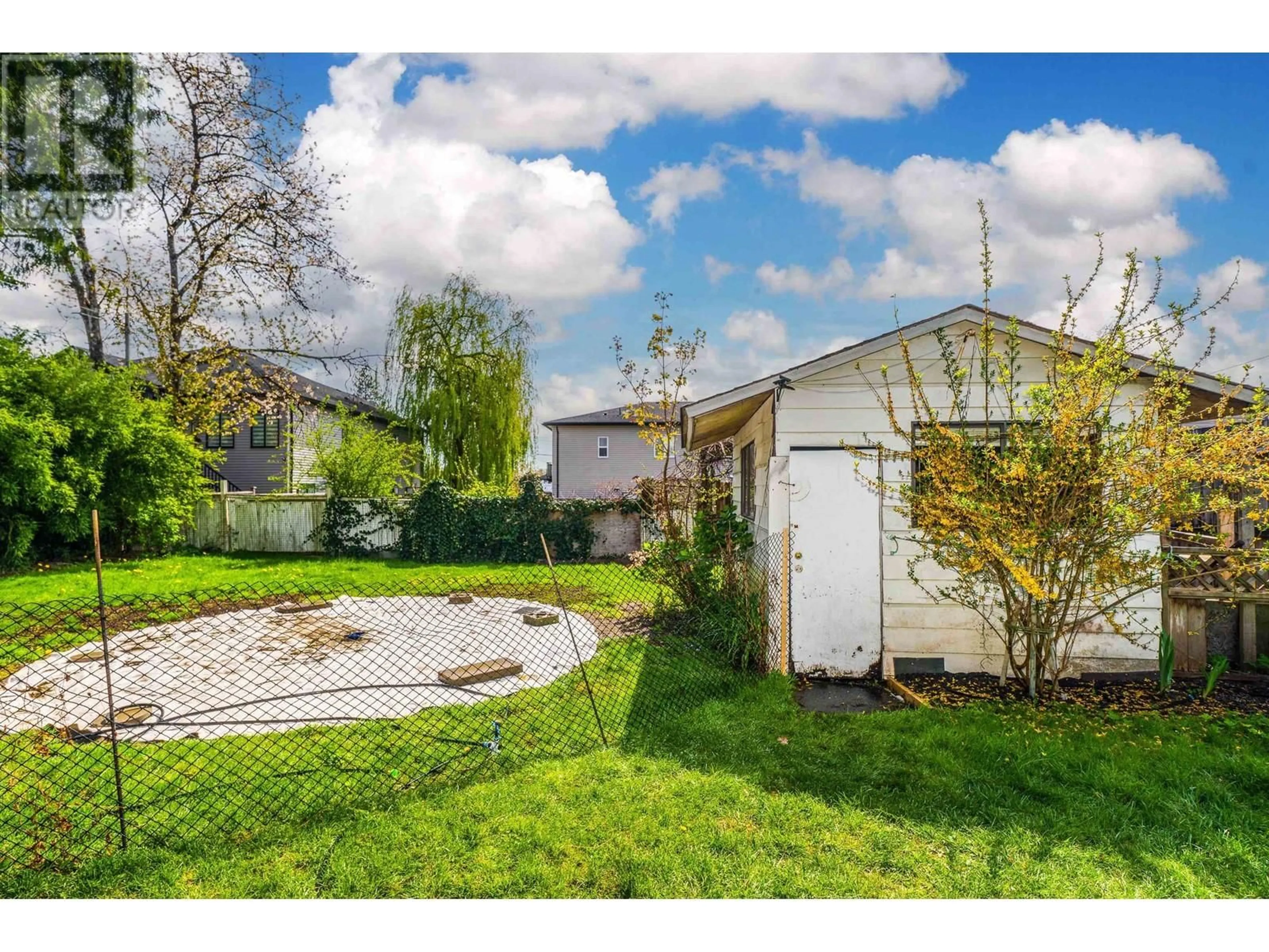 A pic from outside/outdoor area/front of a property/back of a property/a pic from drone, street for 20616 113 AVENUE, Maple Ridge British Columbia V2X1E3