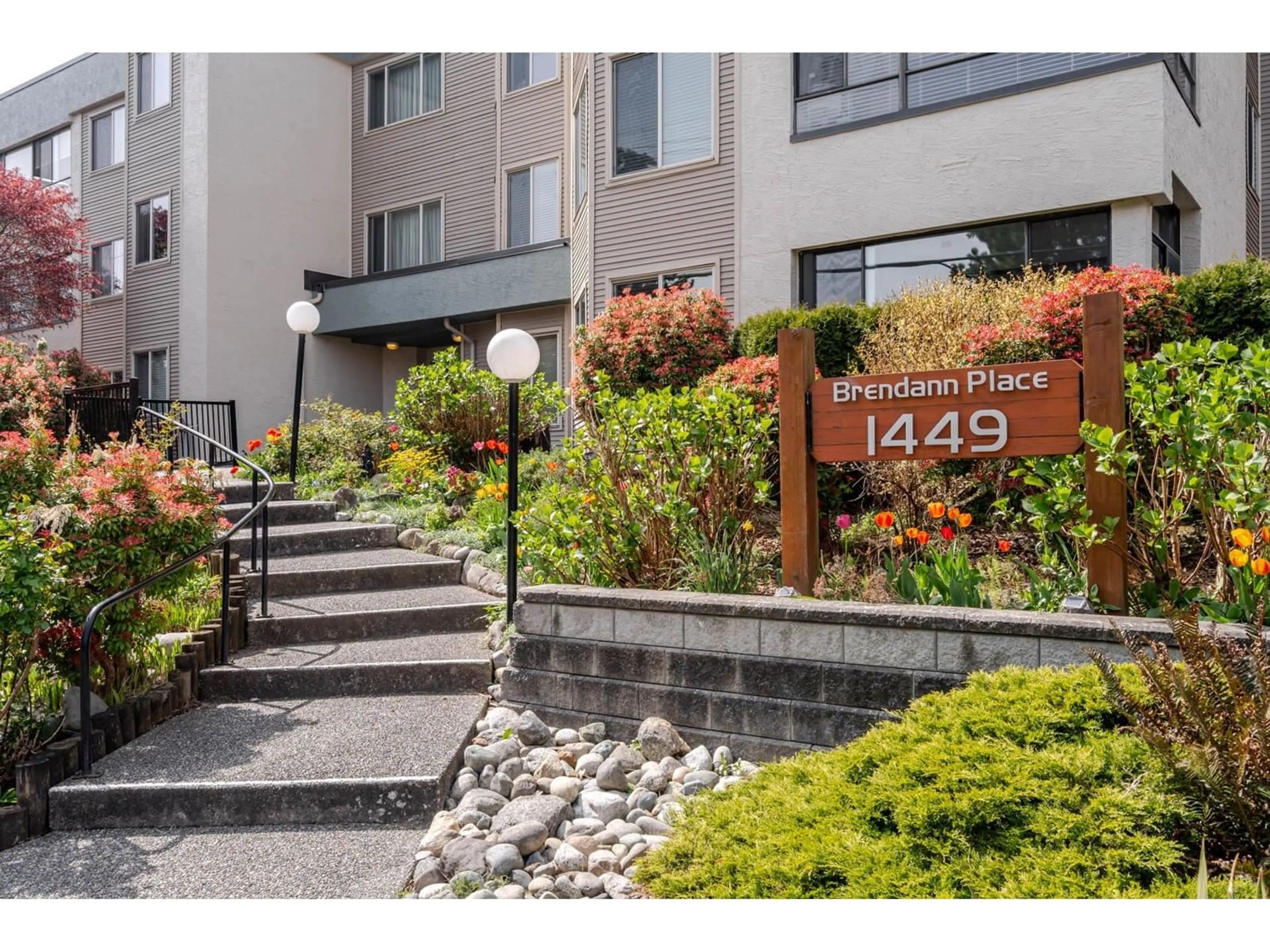 Unknown for 303 - 1449 MERKLIN, White Rock British Columbia V4B4C4