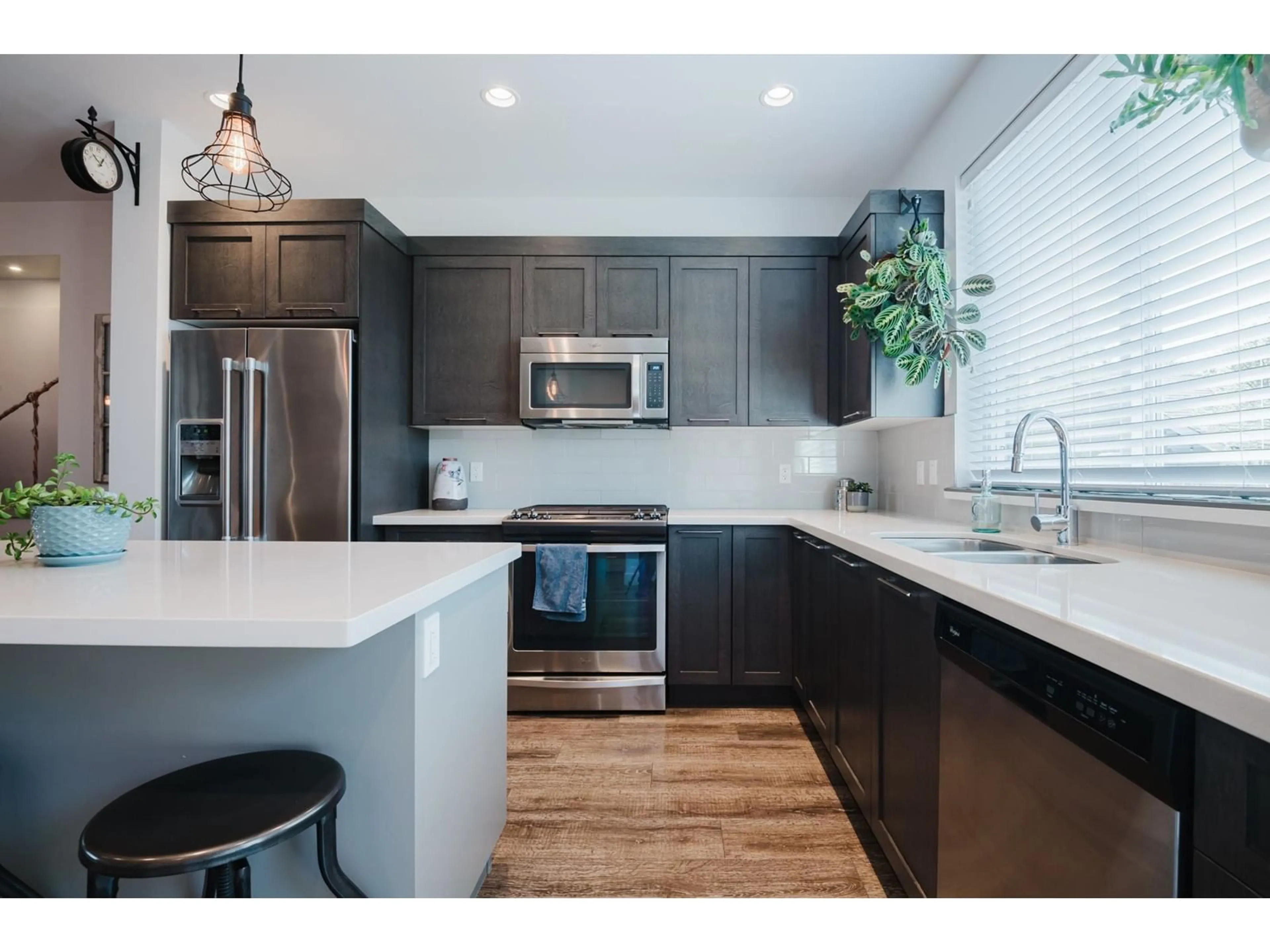 Open concept kitchen, unknown for 8437 207A, Langley British Columbia V2Y0S4