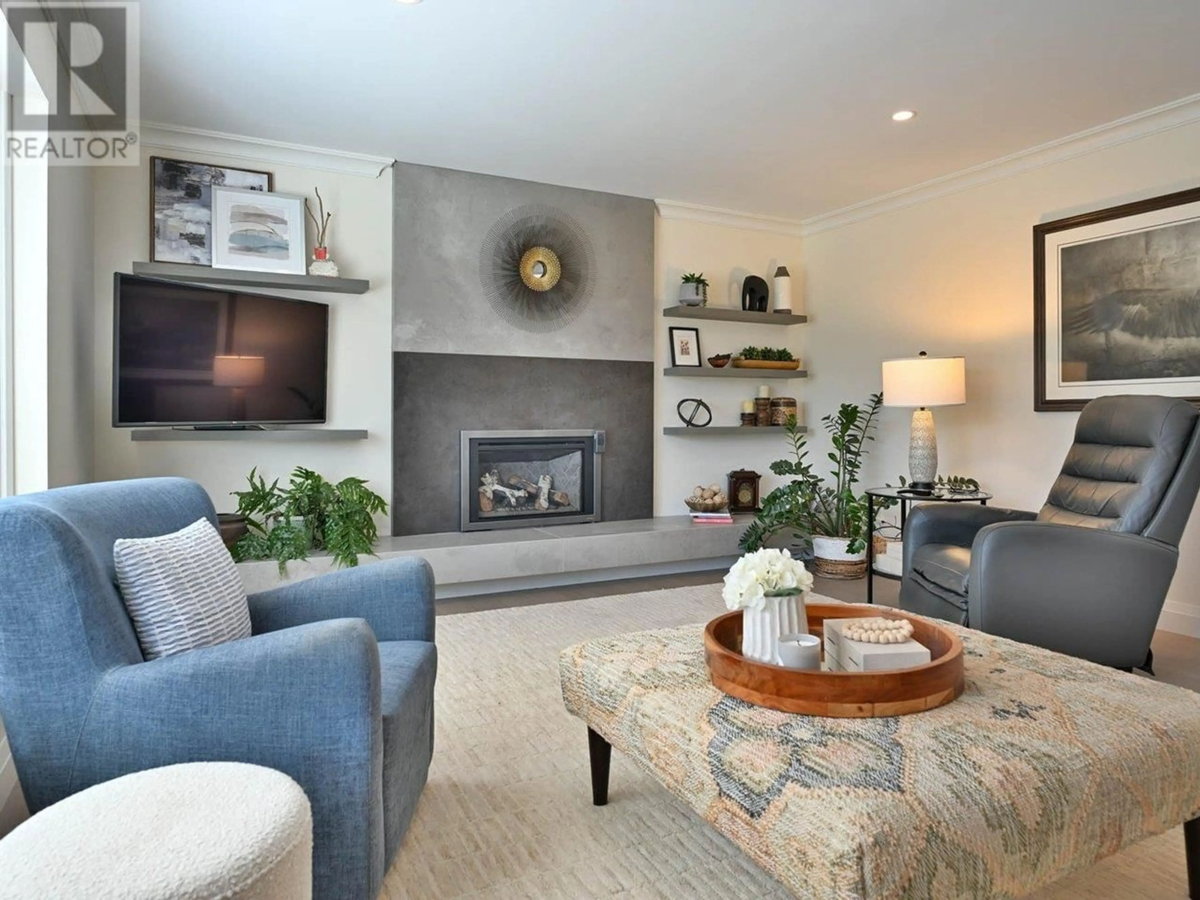 Living room with furniture, unknown for 5379 RAWLINS CRESCENT, Delta British Columbia V4M1J2