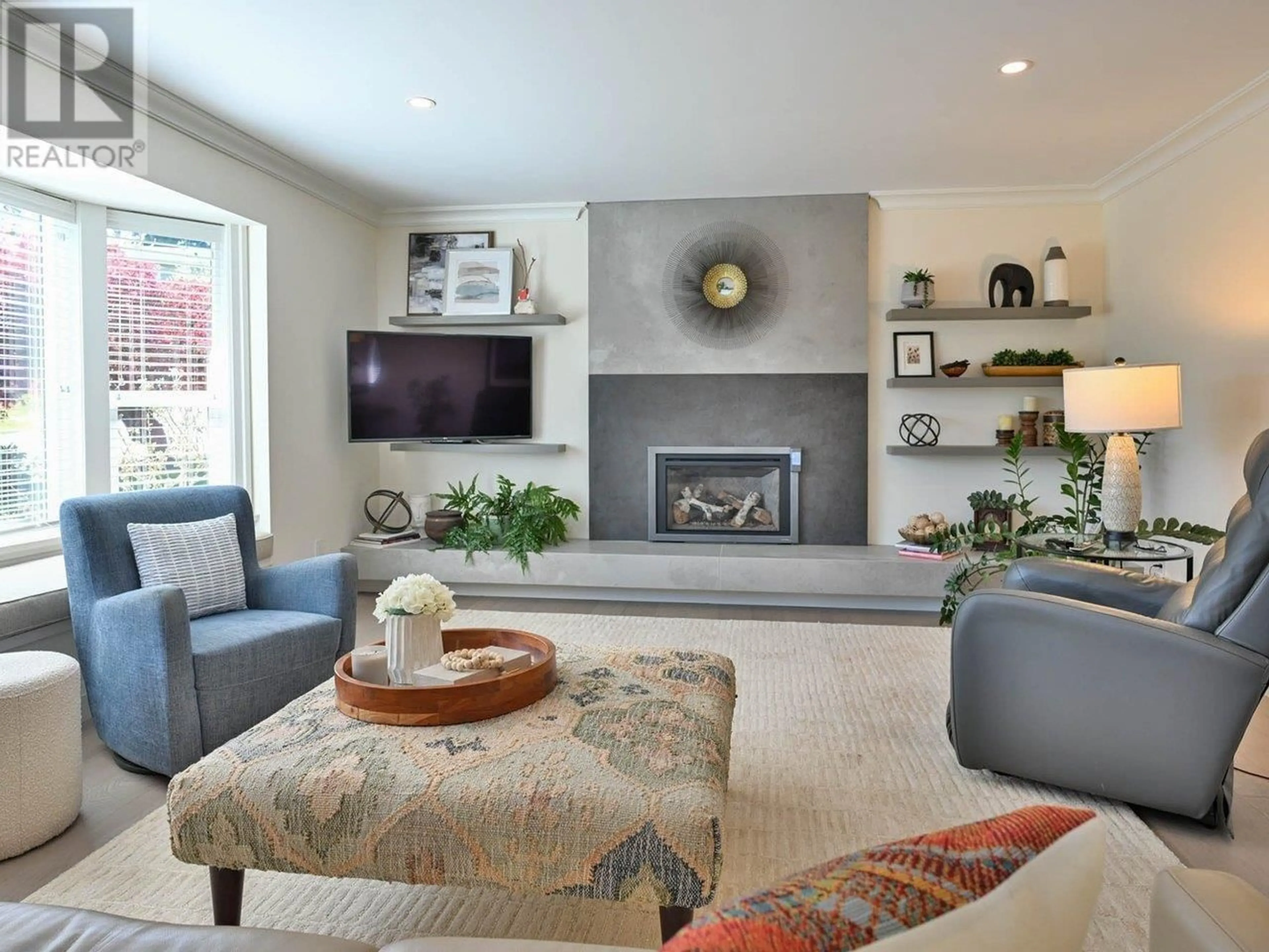 Living room with furniture, unknown for 5379 RAWLINS CRESCENT, Delta British Columbia V4M1J2
