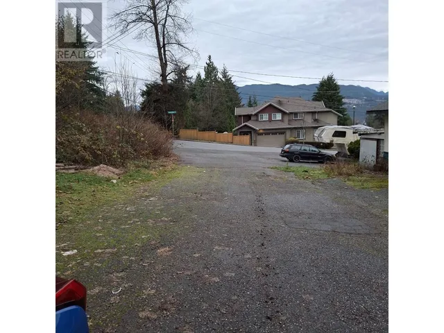 938 CLARKE ROAD, Port Moody 4