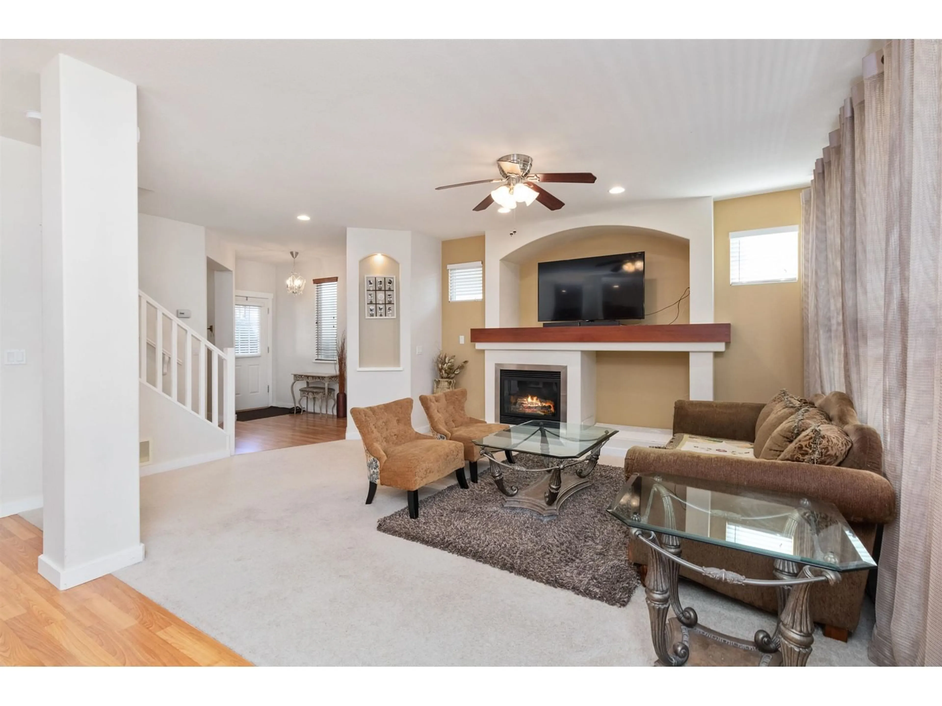 Living room with furniture, unknown for 8421 209, Langley British Columbia V2Y0A3