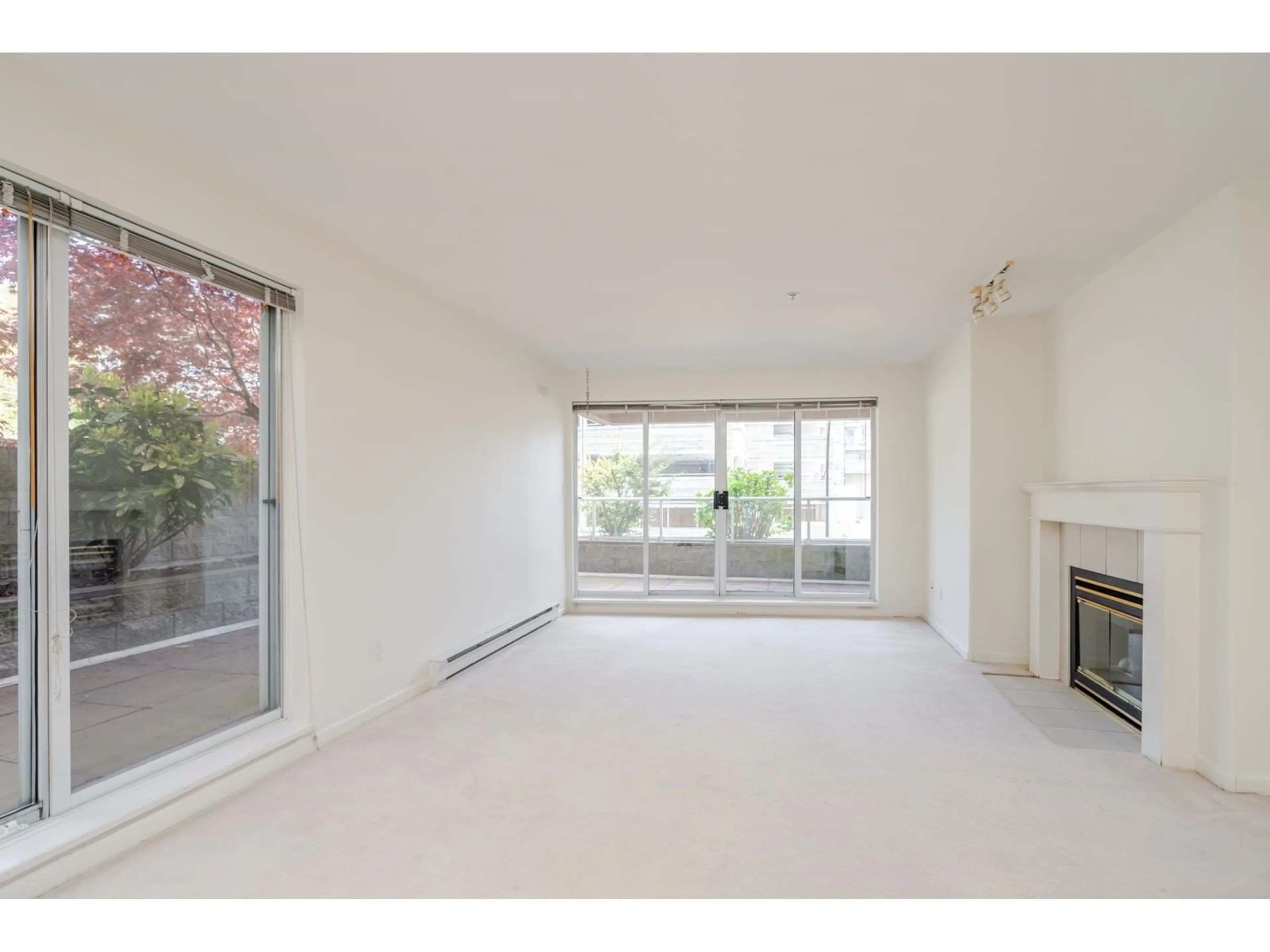 A pic of a room for 201 - 1119 VIDAL, White Rock British Columbia V4B3T4