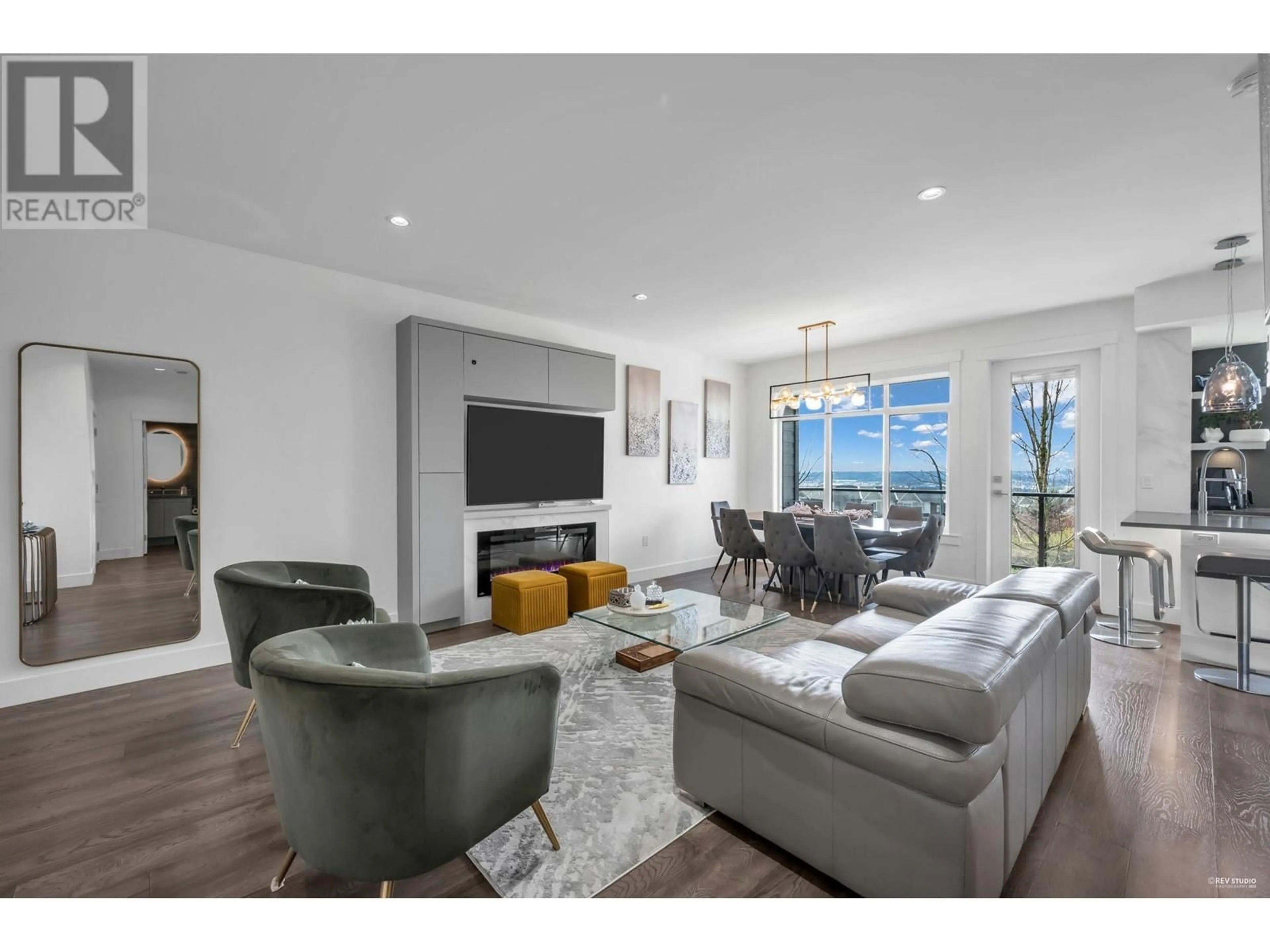 Living room with furniture, unknown for 3 - 3535 PRINCETON AVENUE, Coquitlam British Columbia V3E0P1