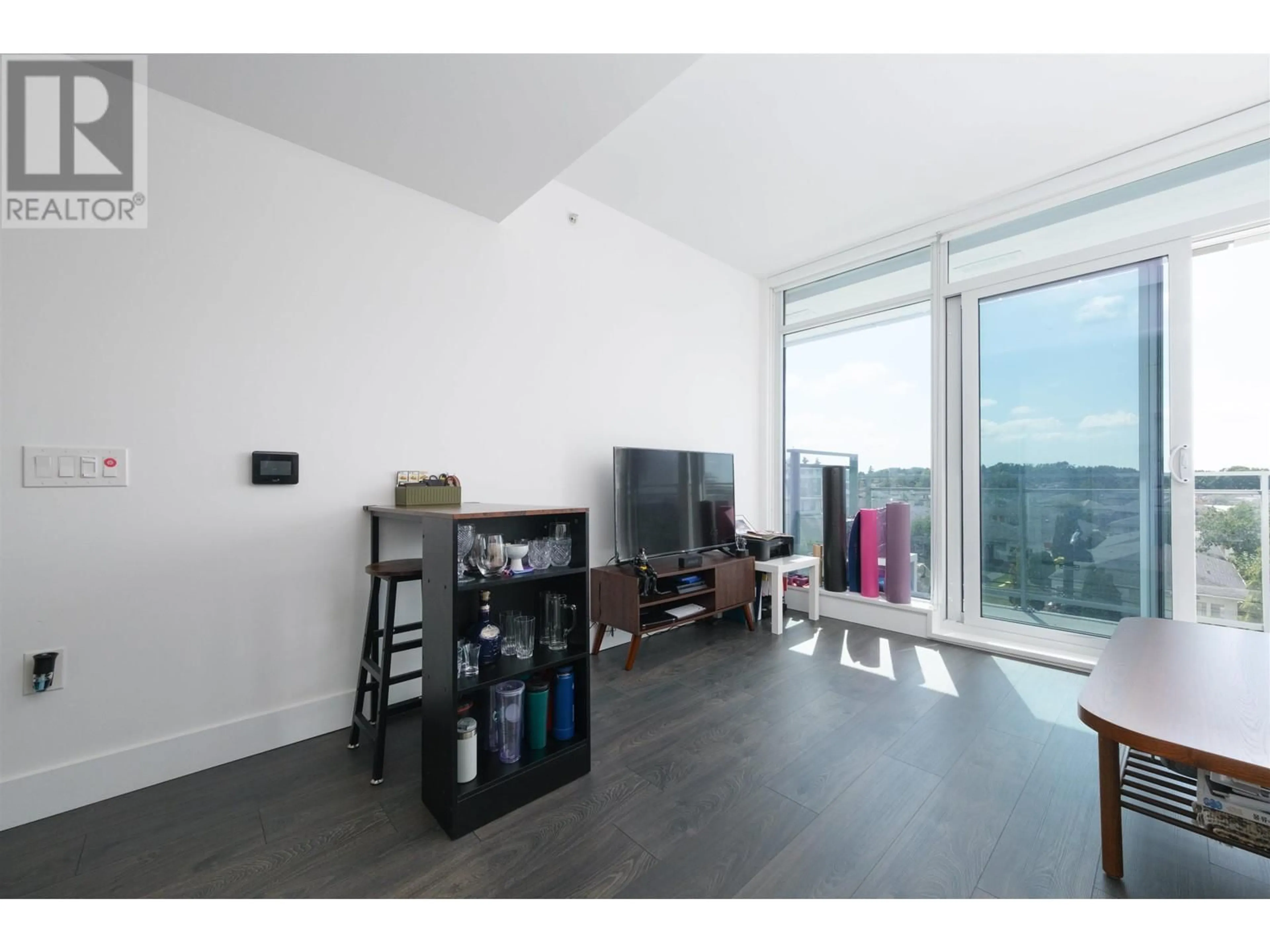 A pic of a room for 408 - 2435 KINGSWAY, Vancouver British Columbia V5R5G8