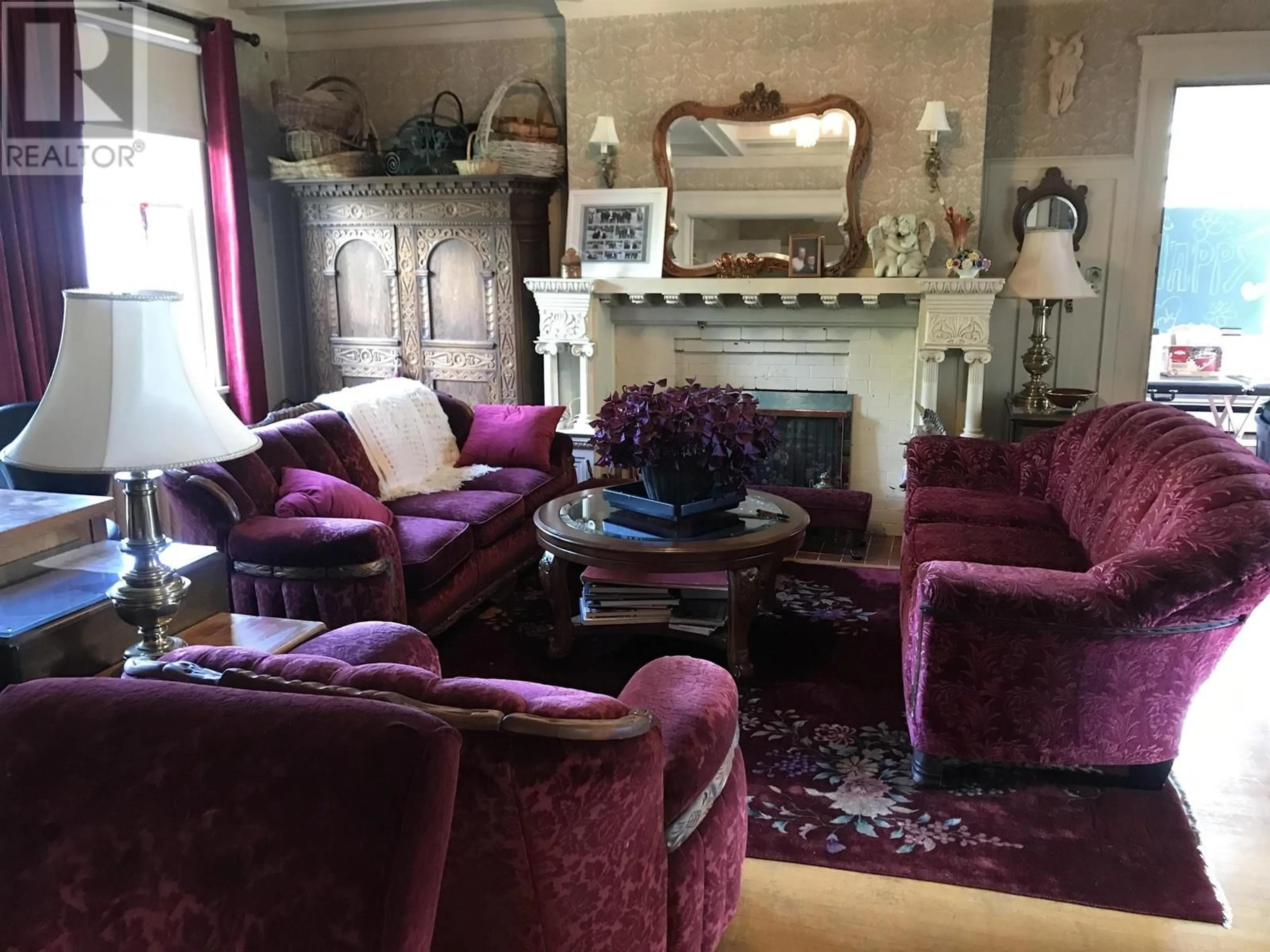Living room with furniture, unknown for 1617 GRAND BOULEVARD, North Vancouver British Columbia V7L3Y2