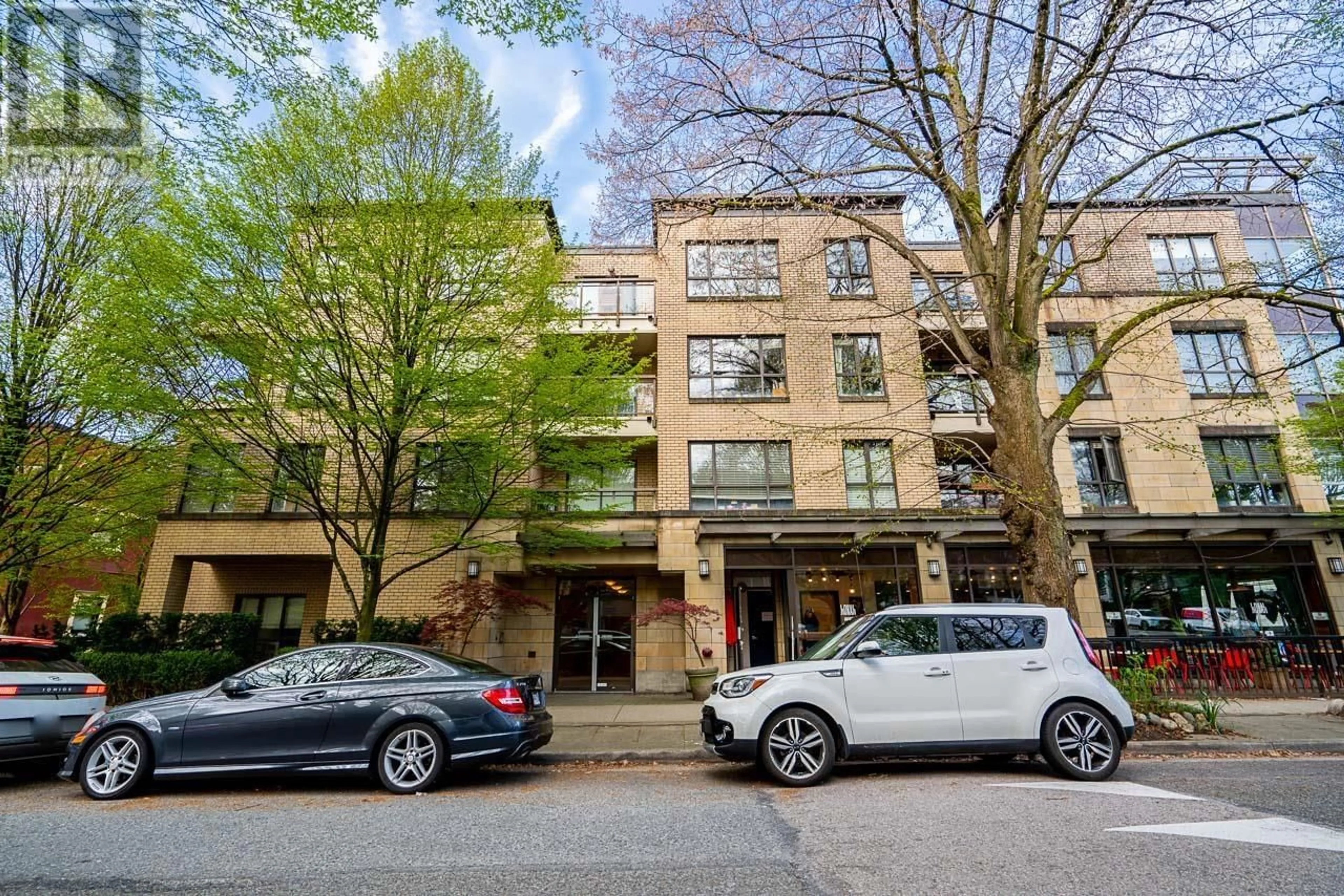 Unknown for 301 - 2015 TRAFALGAR STREET, Vancouver British Columbia V6K1P7
