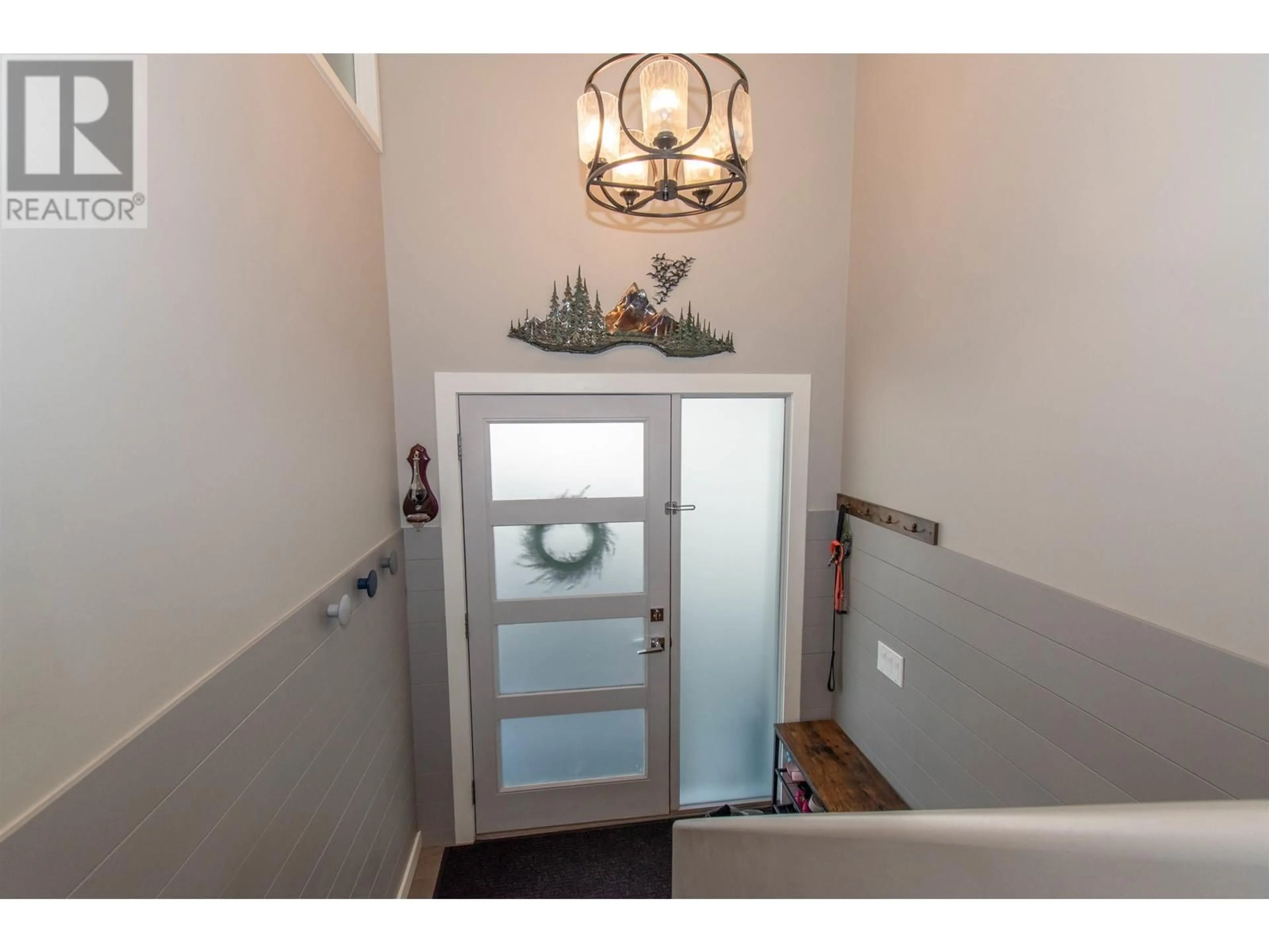 Indoor entryway for 3674 16TH AVENUE, Smithers British Columbia V0J2N0