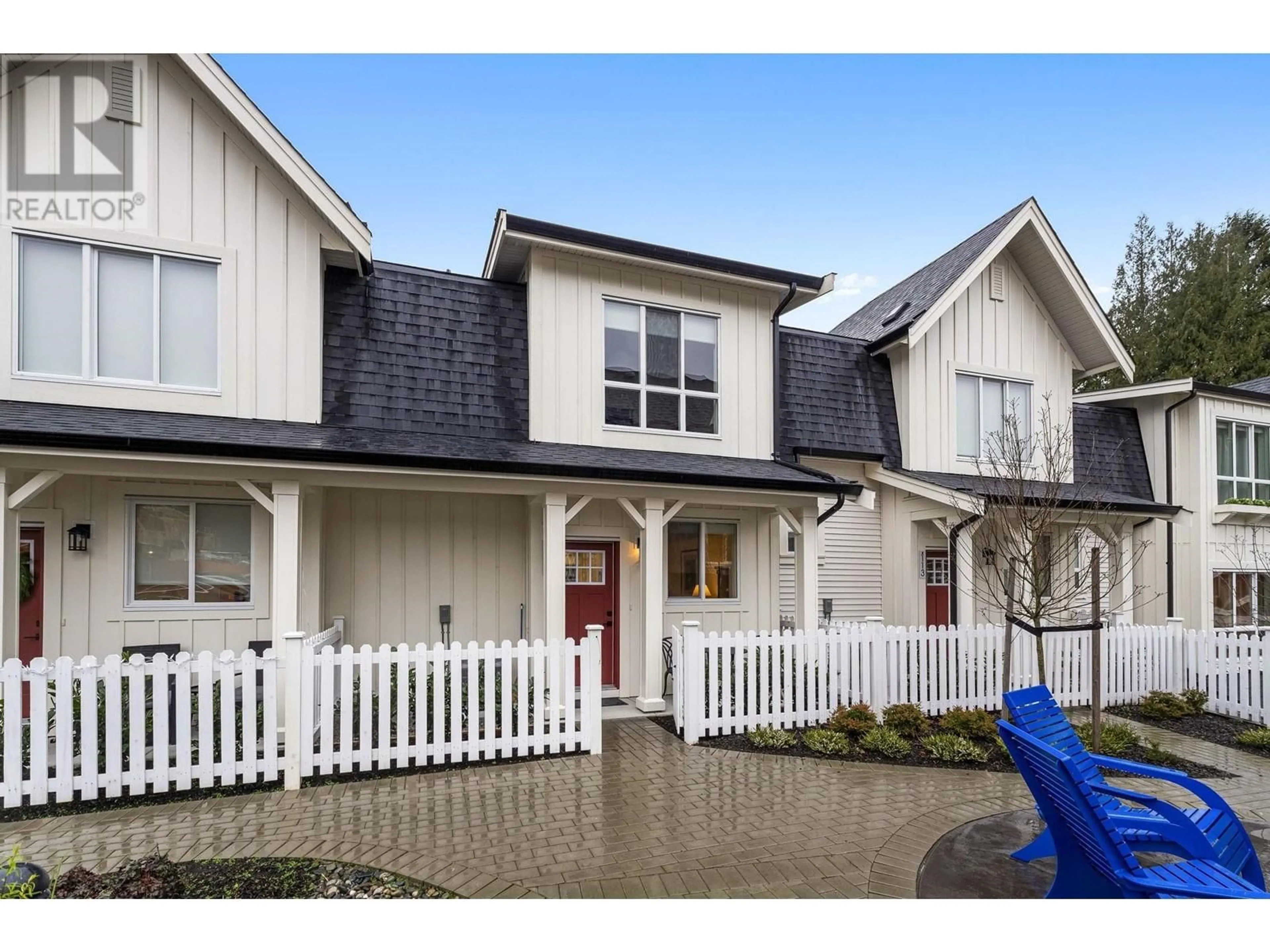 Home with vinyl exterior material, street for 114 - 24951 112 AVENUE, Maple Ridge British Columbia V2W1Z6