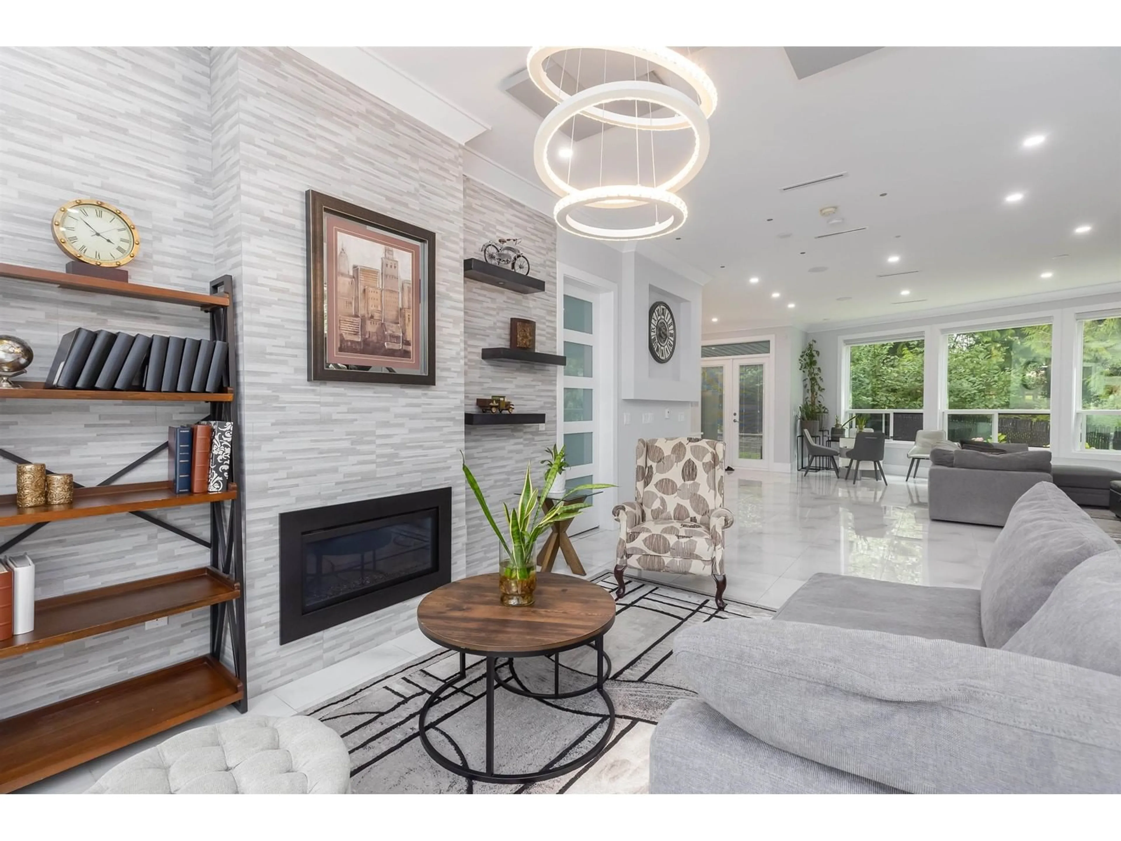 Living room with furniture, ceramic/tile floor for 6191 138, Surrey British Columbia V3X1E8