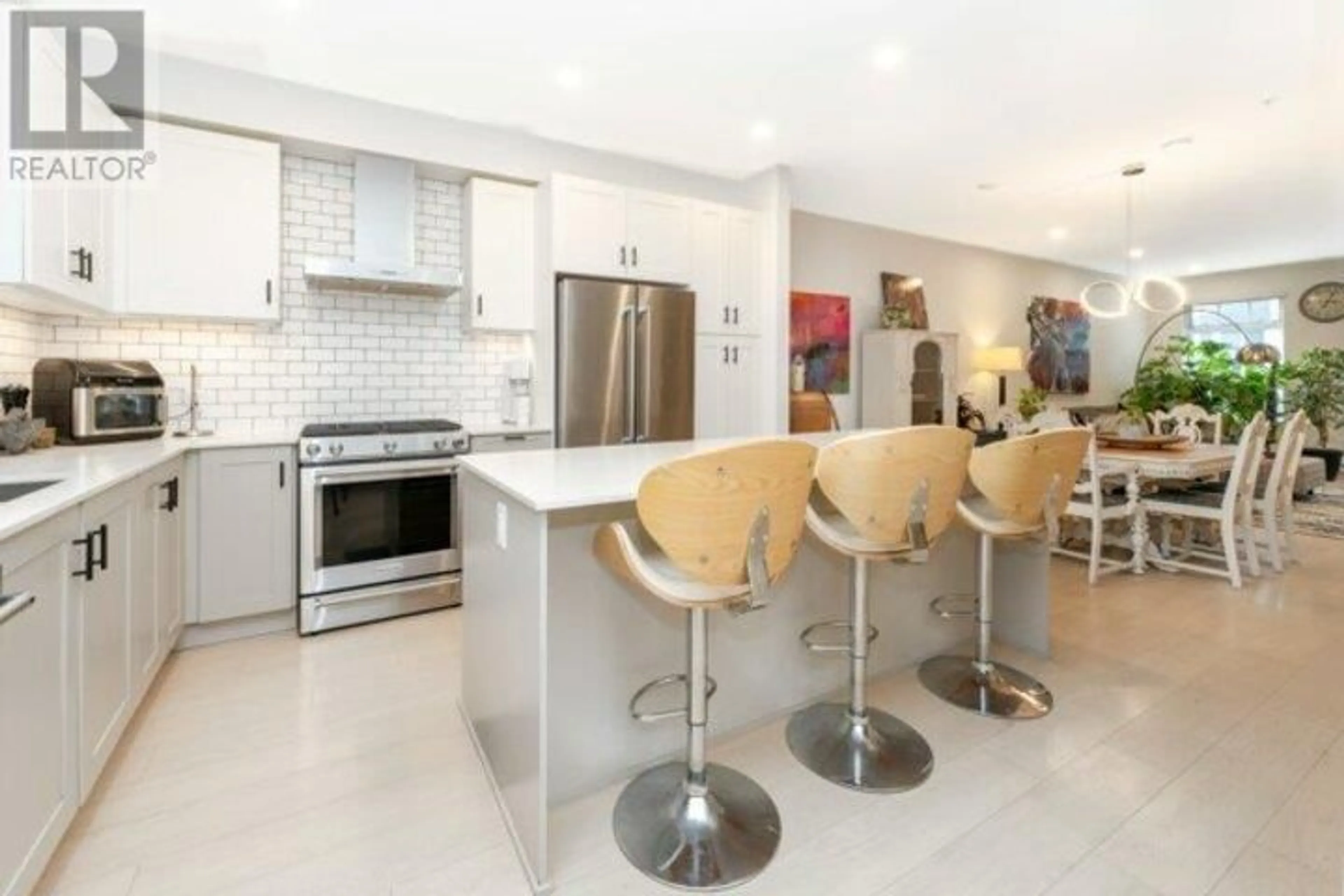 Open concept kitchen, ceramic/tile floor for 8 - 24021 110 AVENUE, Maple Ridge British Columbia V2W0J9