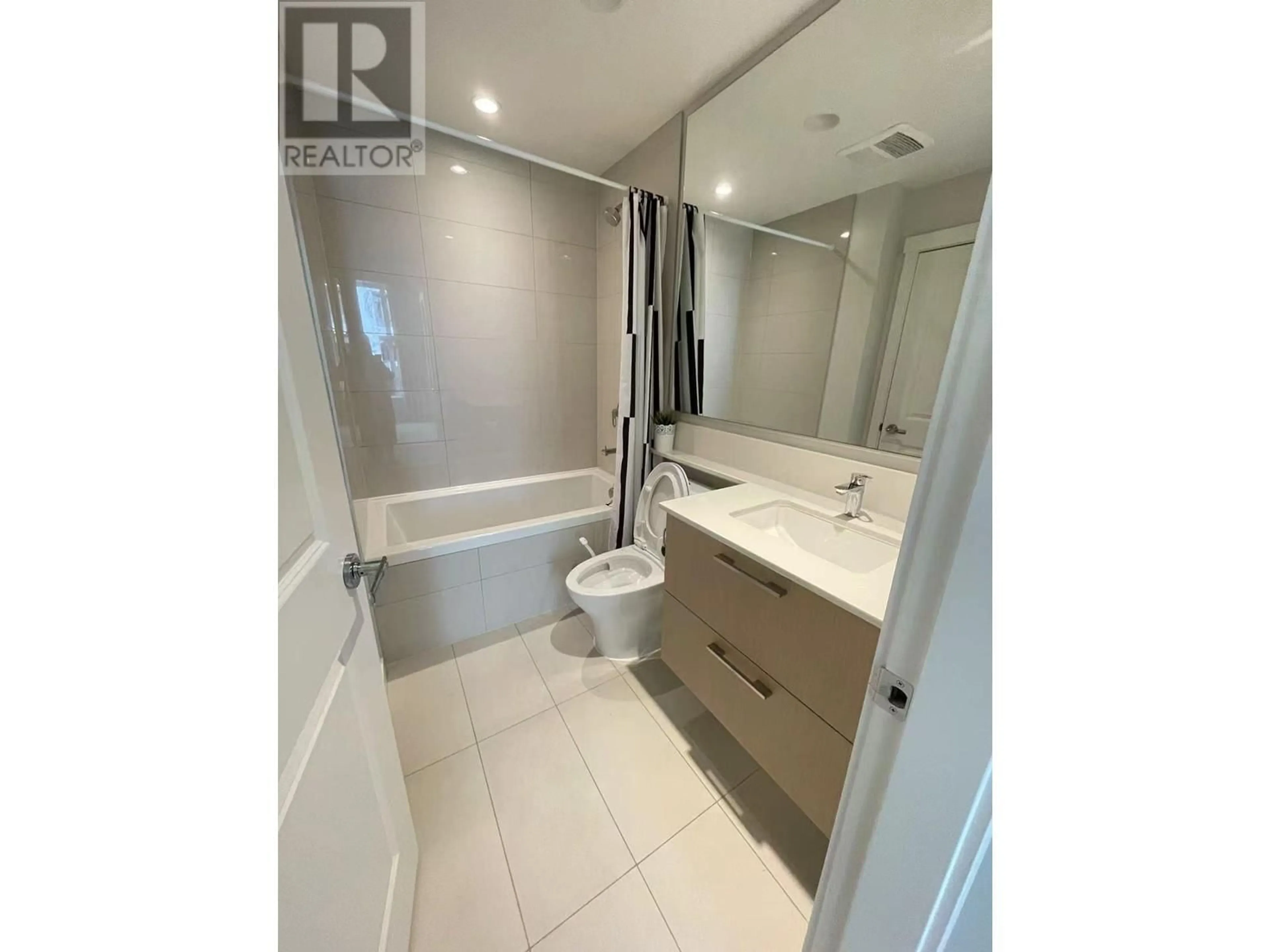 Standard bathroom, unknown for 632 - 3563 ROSS DRIVE, Vancouver British Columbia V6S0L3