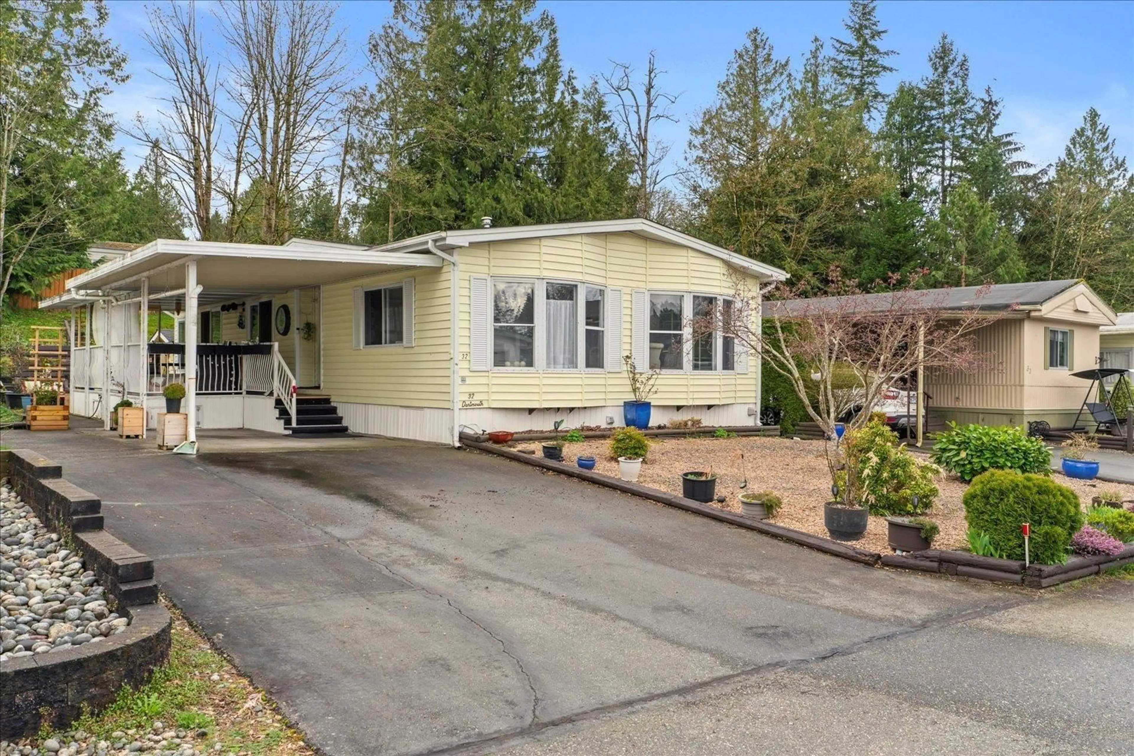 Home with vinyl exterior material, street for 32 - 2315 198, Langley British Columbia V2Z1Z1