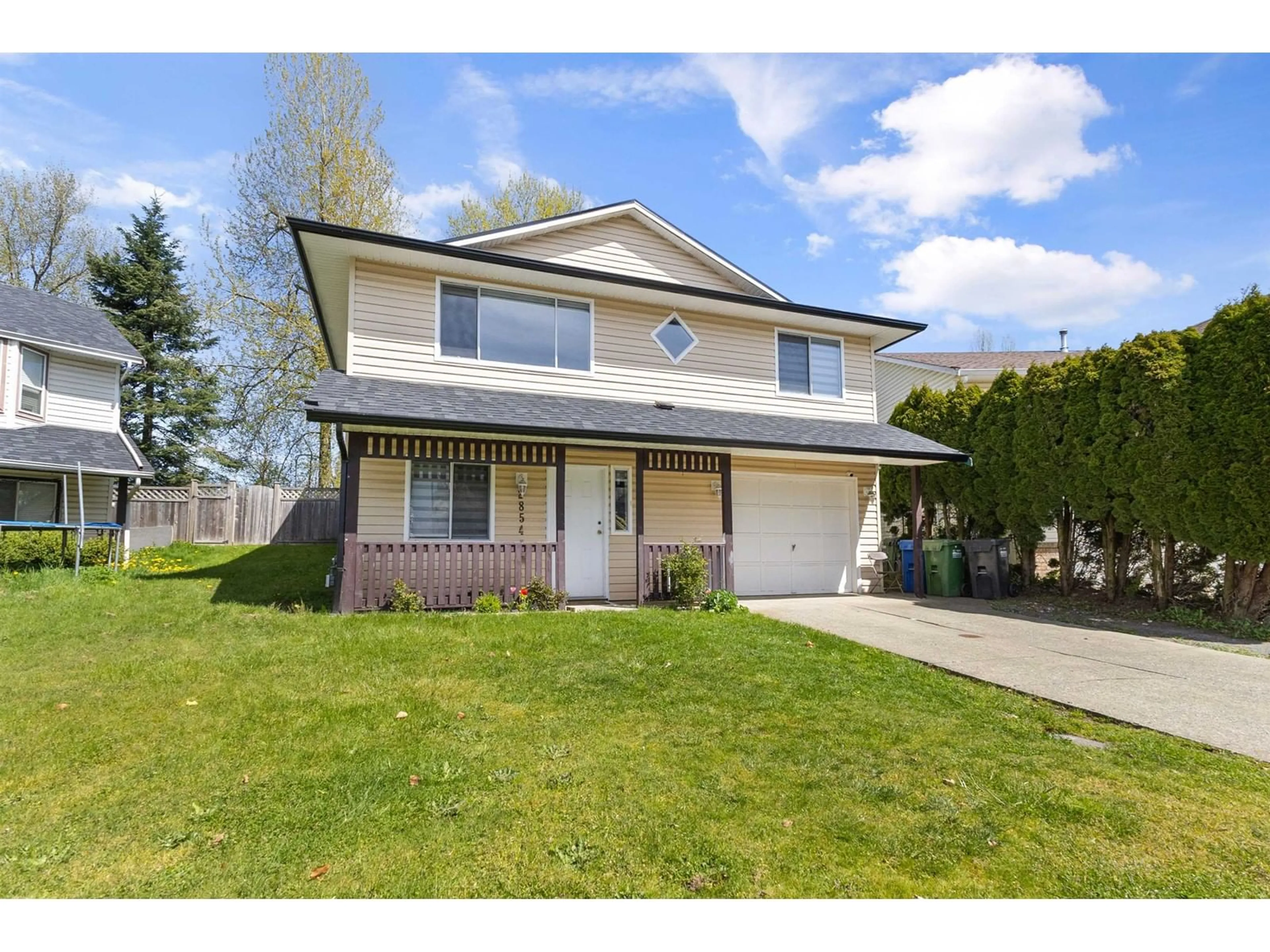 Home with vinyl exterior material, street for 2854 GARDNER, Abbotsford British Columbia V2T5H9