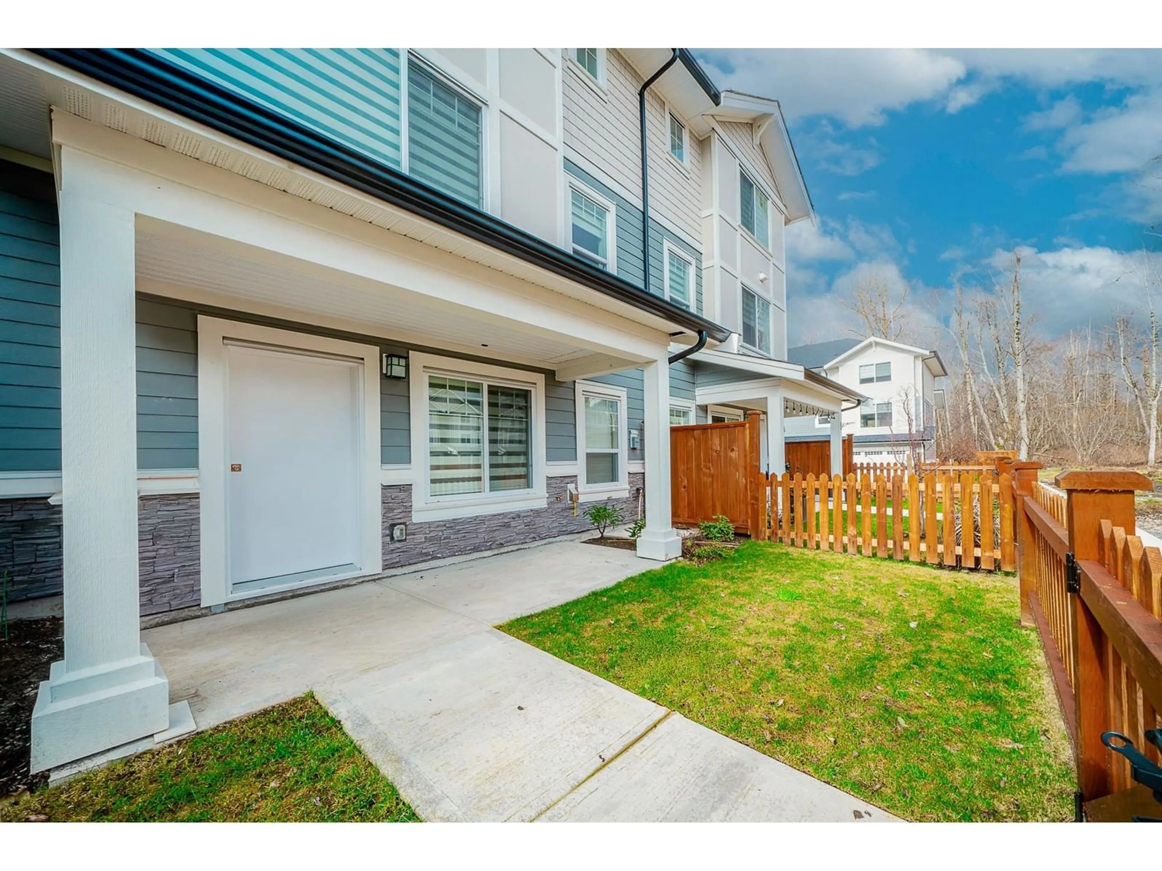Patio, street for 5 - 19483 74, Surrey British Columbia V4N6V7