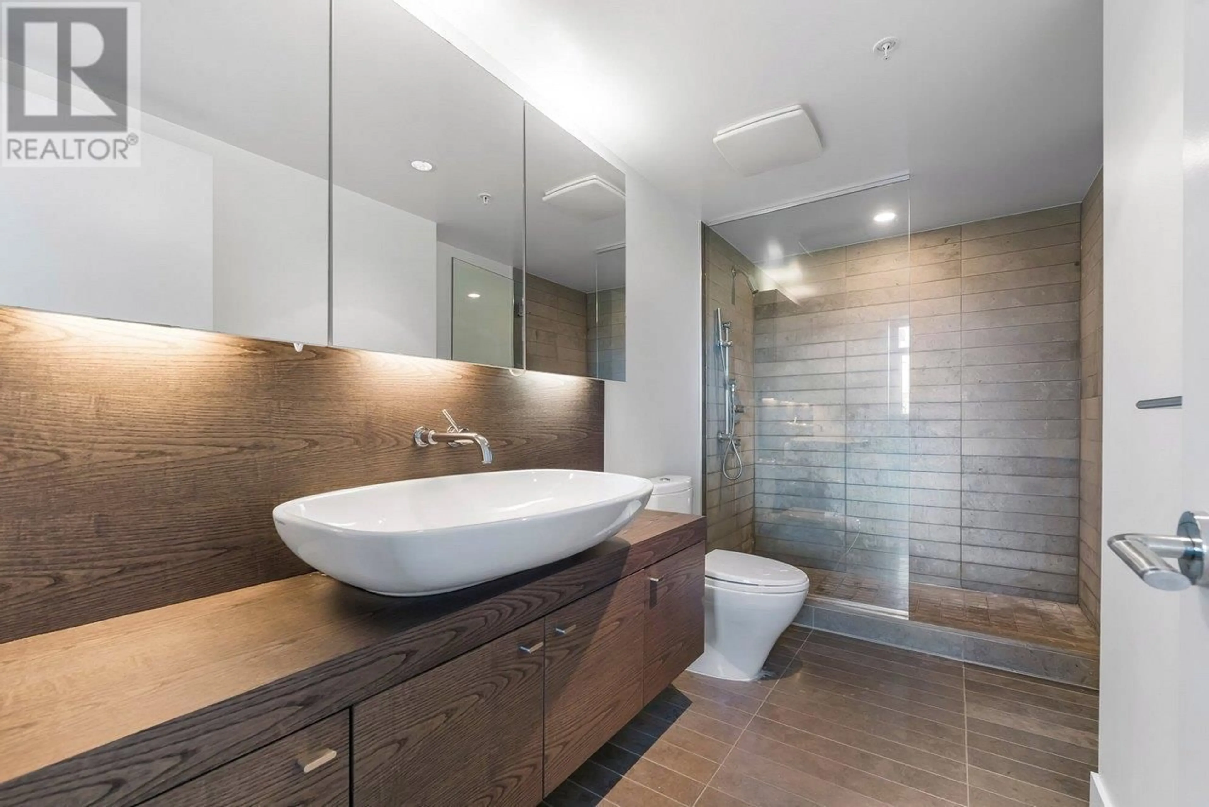 Contemporary bathroom, ceramic/tile floor for 701 - 5782 BERTON AVENUE, Vancouver British Columbia V6S0C1
