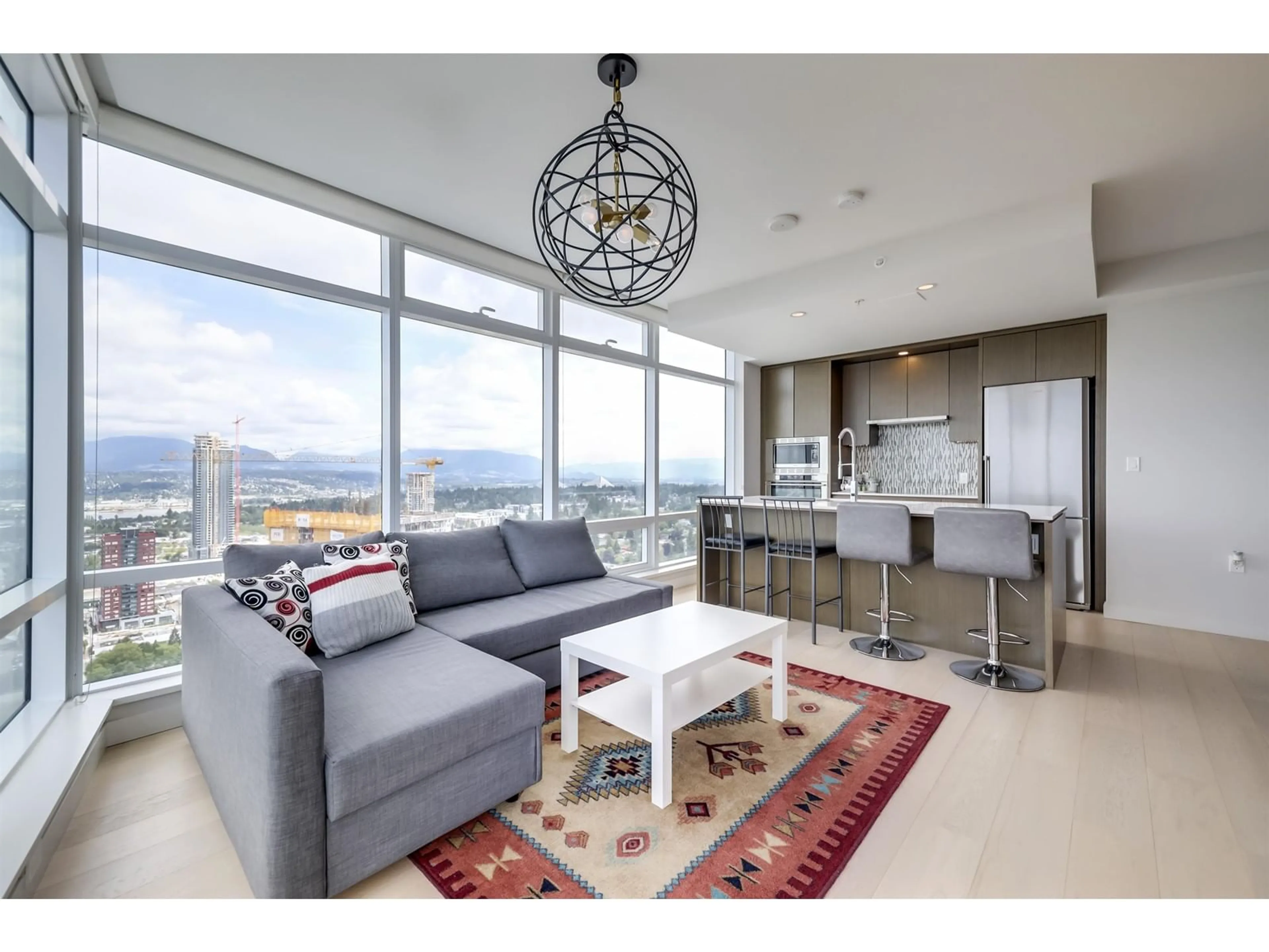 Living room with furniture, unknown for 3709 - 13495 CENTRAL, Surrey British Columbia V3T0K2