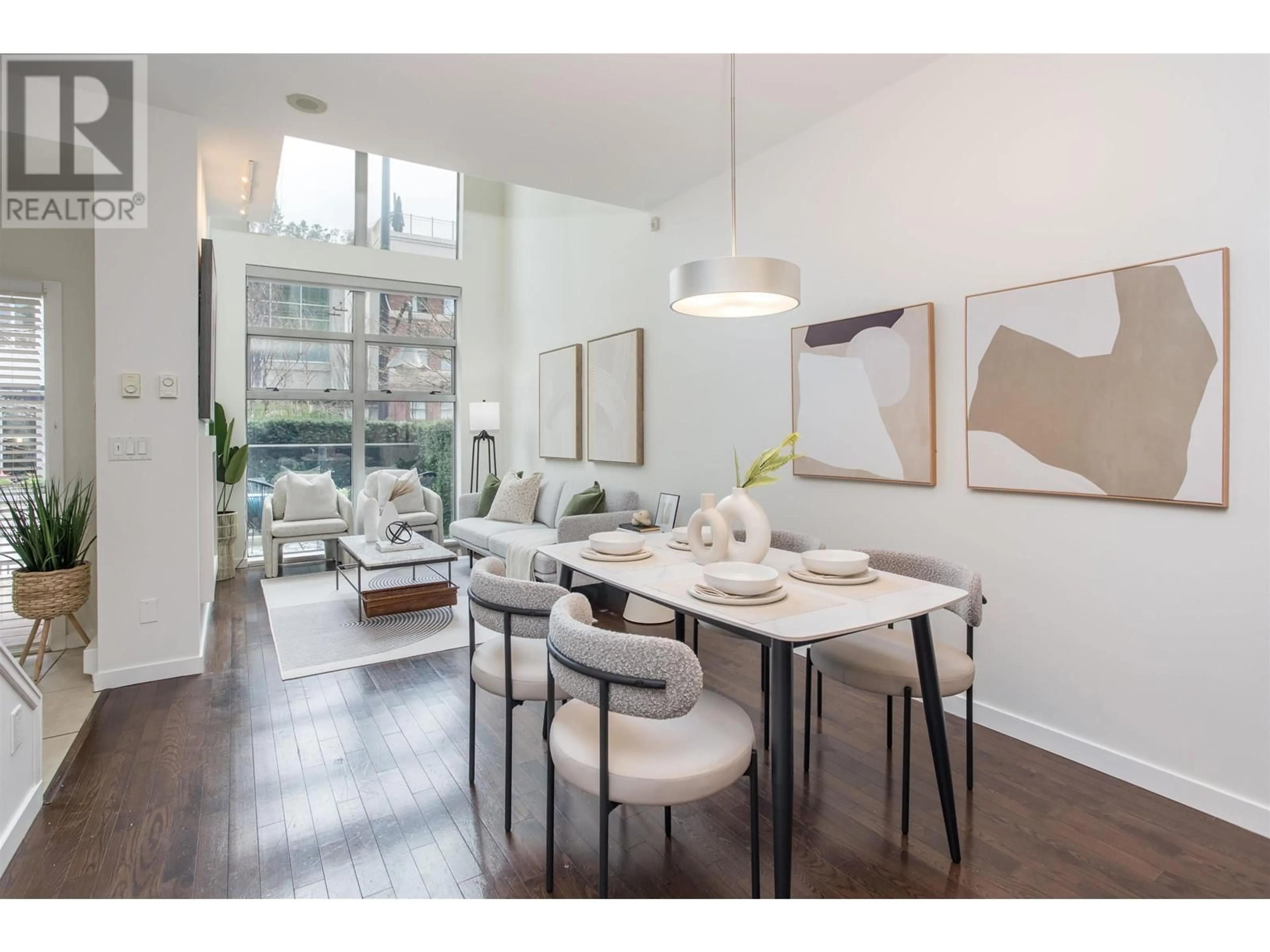 Dining room, wood/laminate floor for 1237 RICHARDS STREET, Vancouver British Columbia V6B3G3