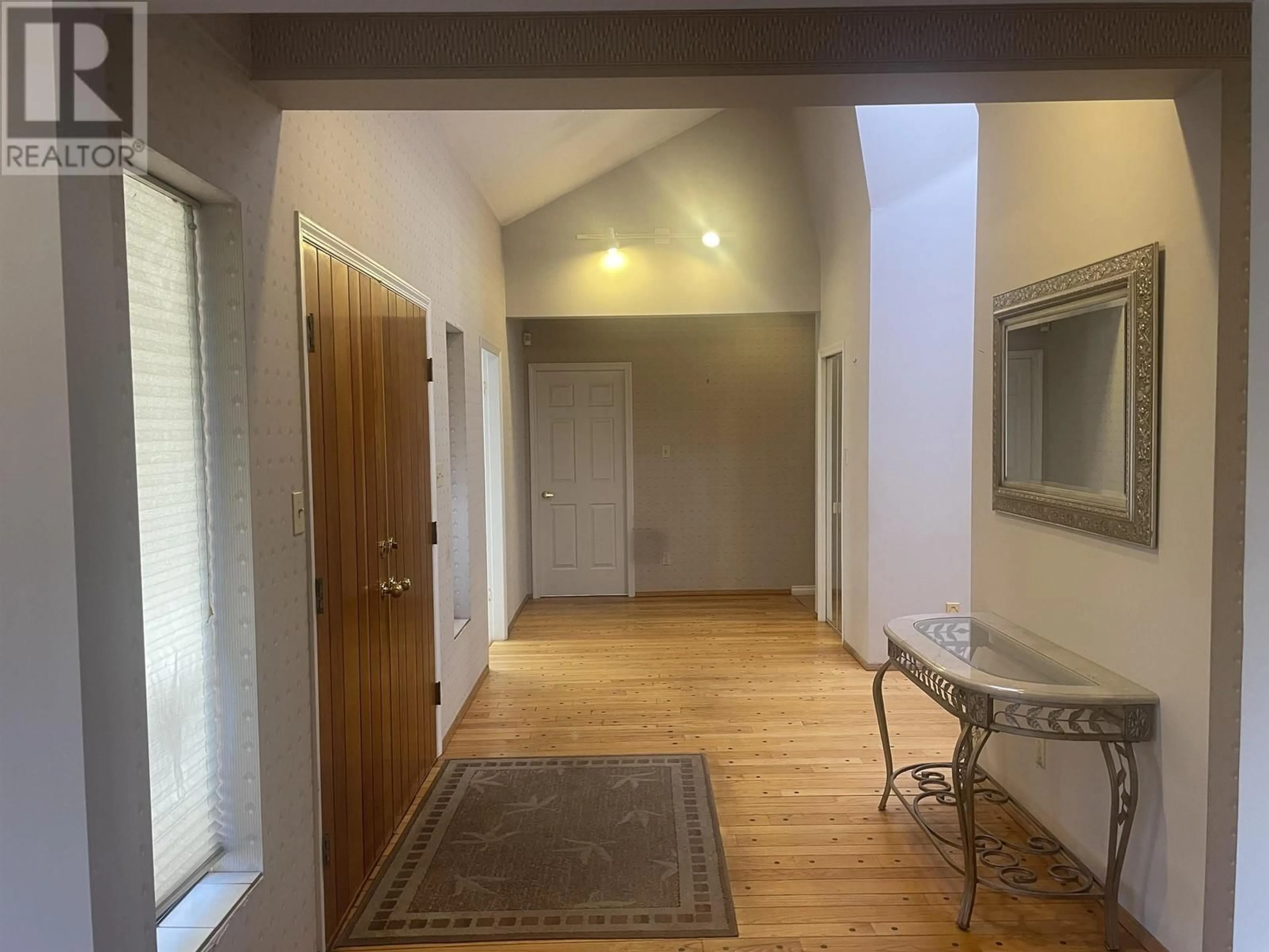 Indoor foyer for 7580 LUCAS ROAD, Richmond British Columbia V6Y1E9