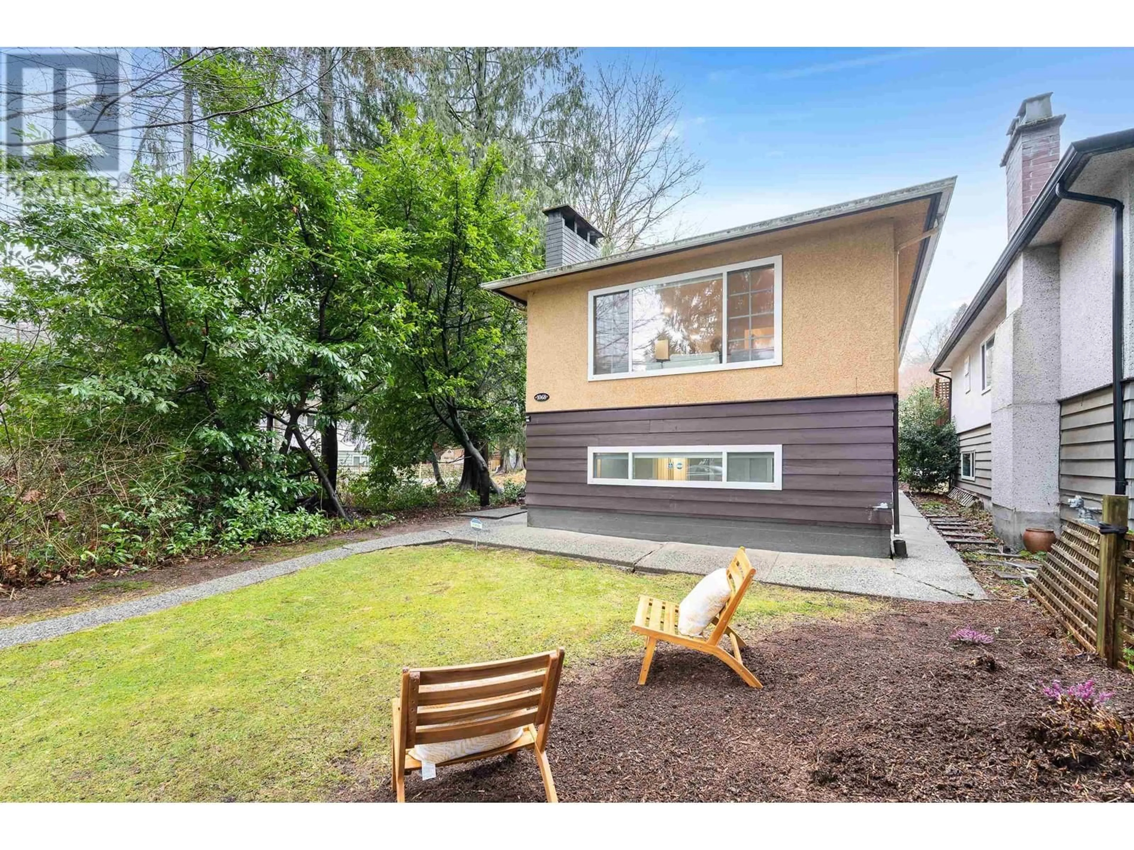 Unknown for 1068 CANYON BOULEVARD, North Vancouver British Columbia V7R2K4