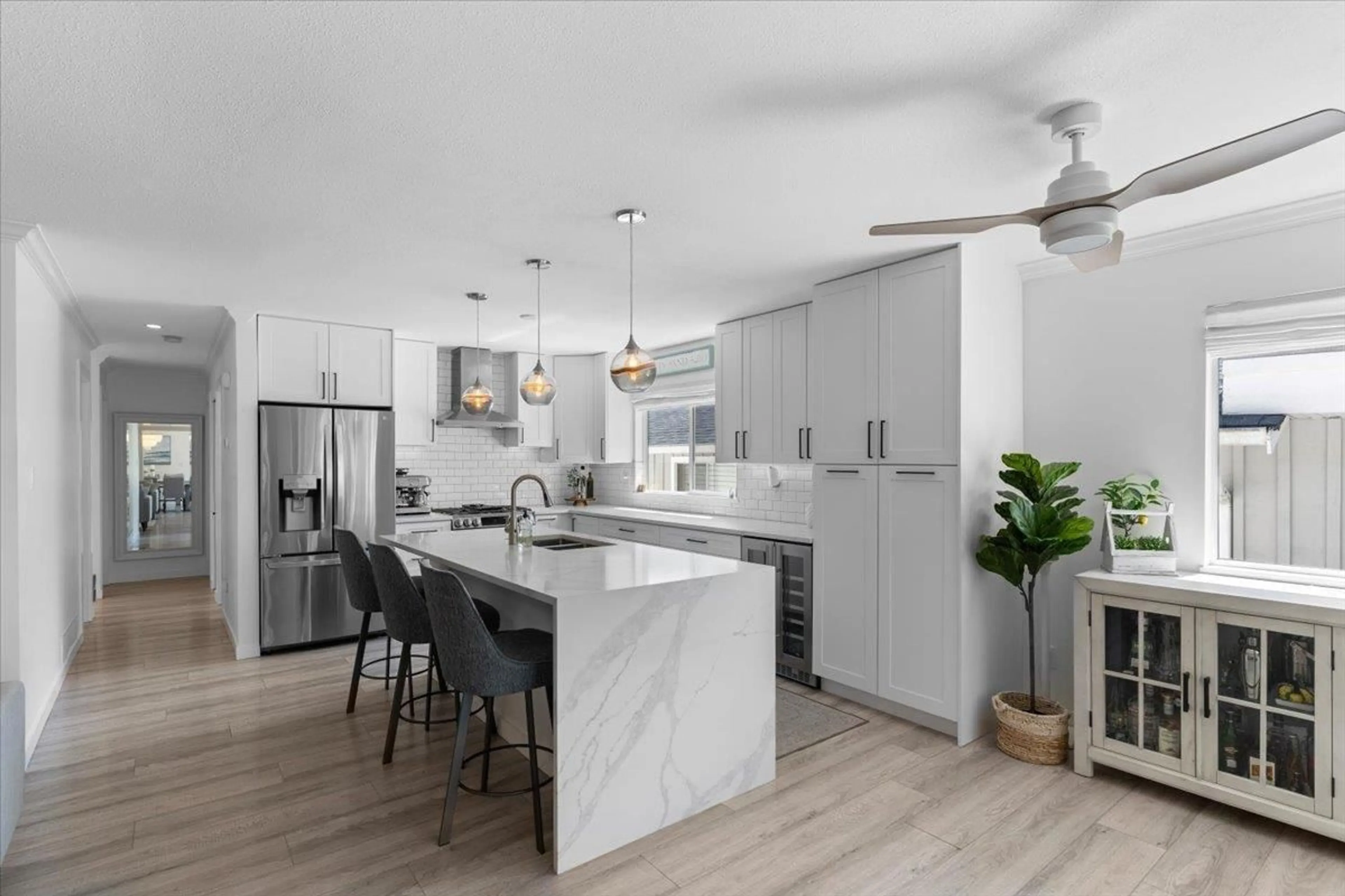 Open concept kitchen, unknown for 965 KEIL, White Rock British Columbia V4B4V8