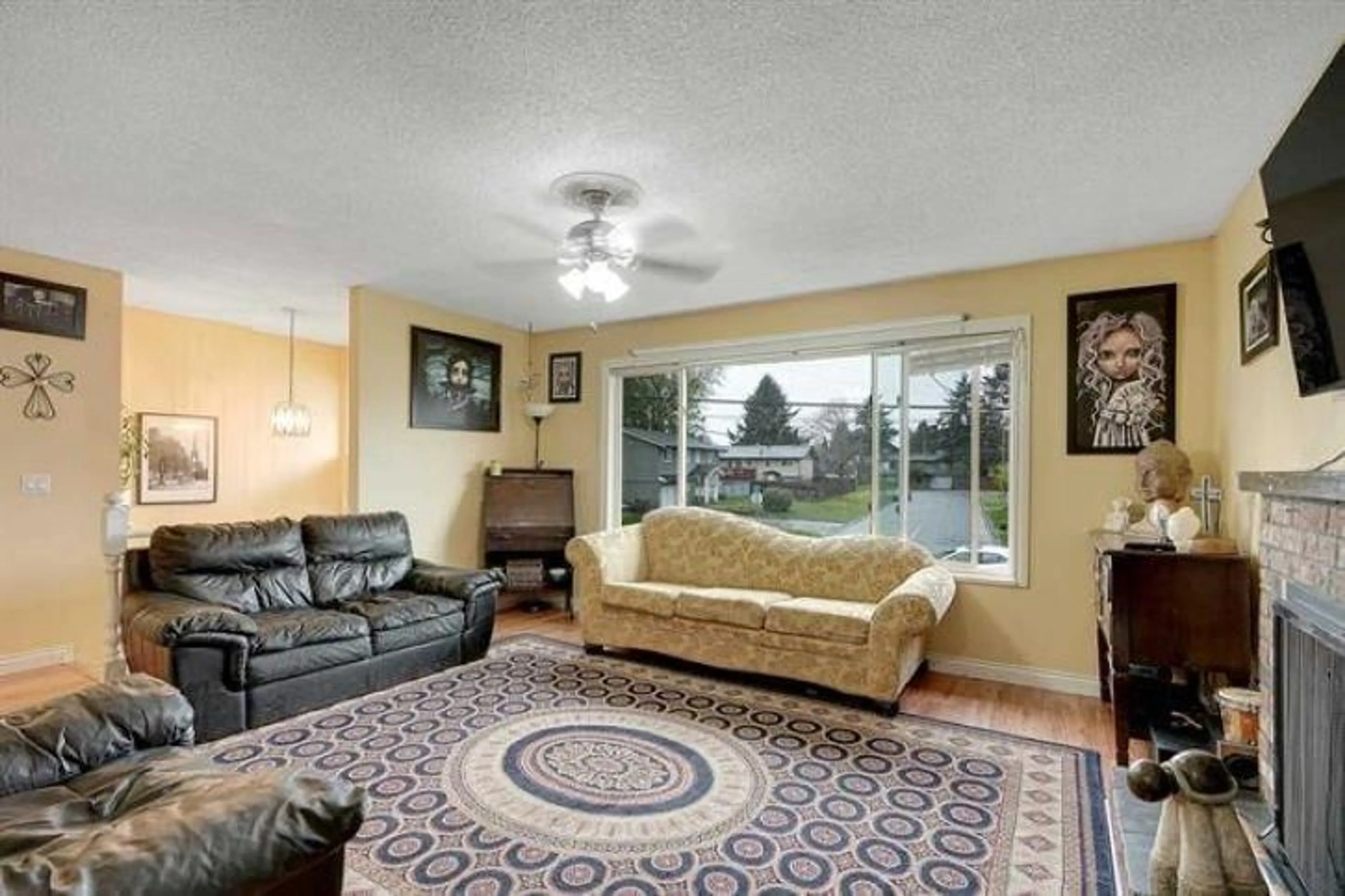 Living room with furniture, unknown for 11532 85, Delta British Columbia V4C2T7
