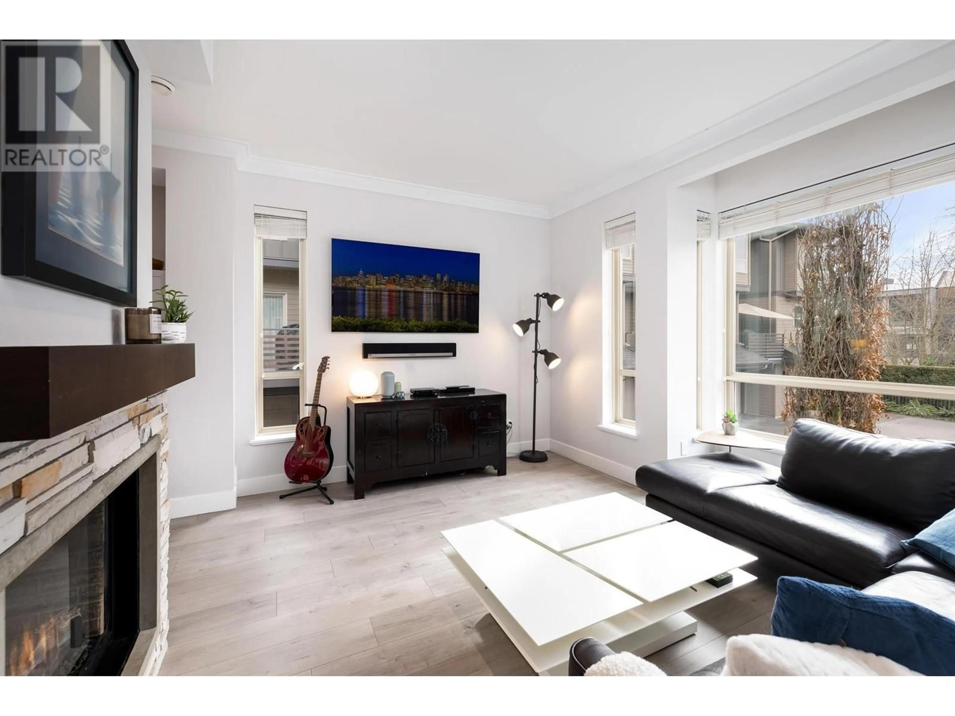 Living room with furniture, unknown for 9 - 897 PREMIER STREET, North Vancouver British Columbia V7J2G7