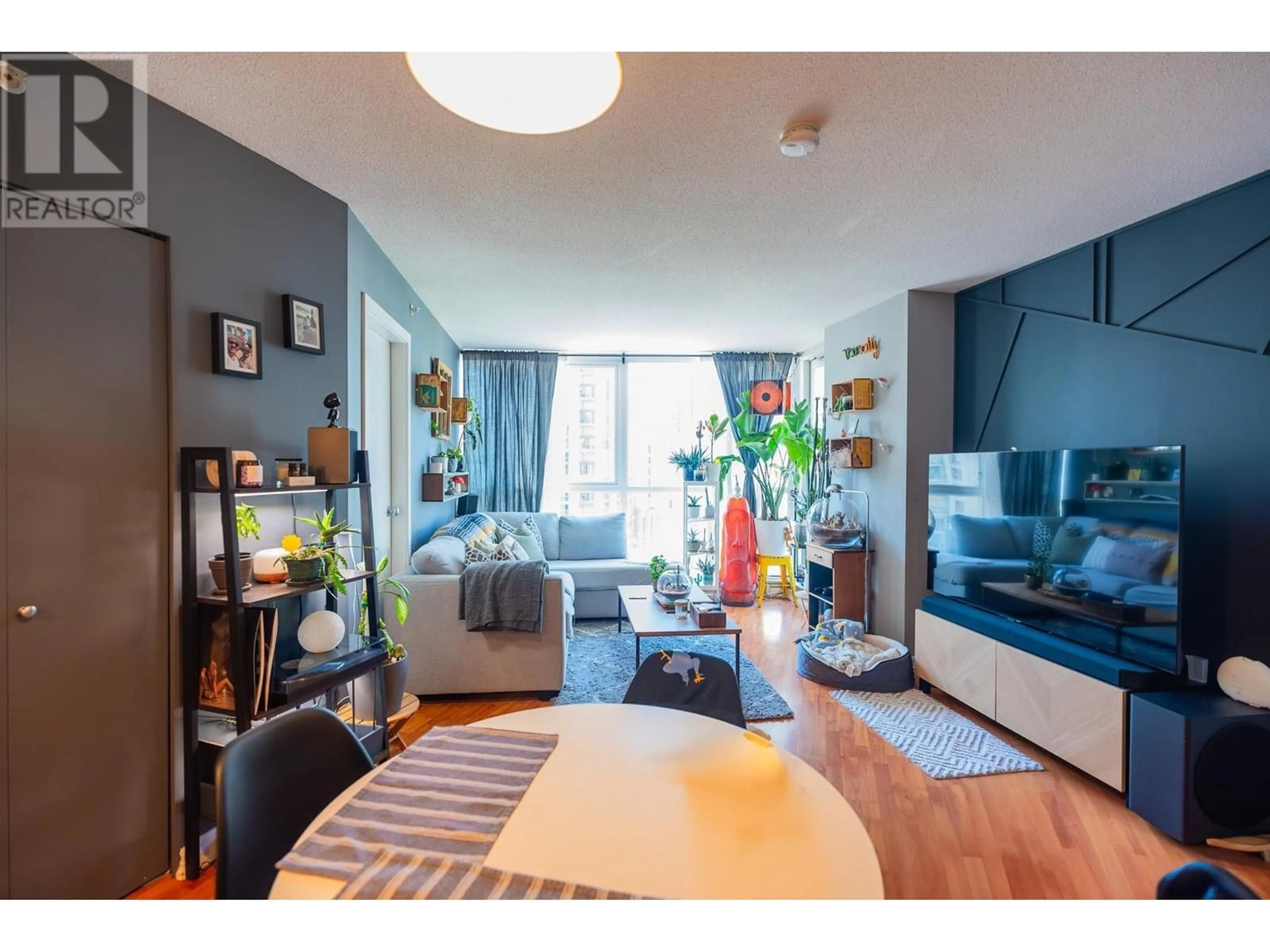 Living room with furniture, unknown for 807 - 1199 SEYMOUR STREET, Vancouver British Columbia V6B1K3