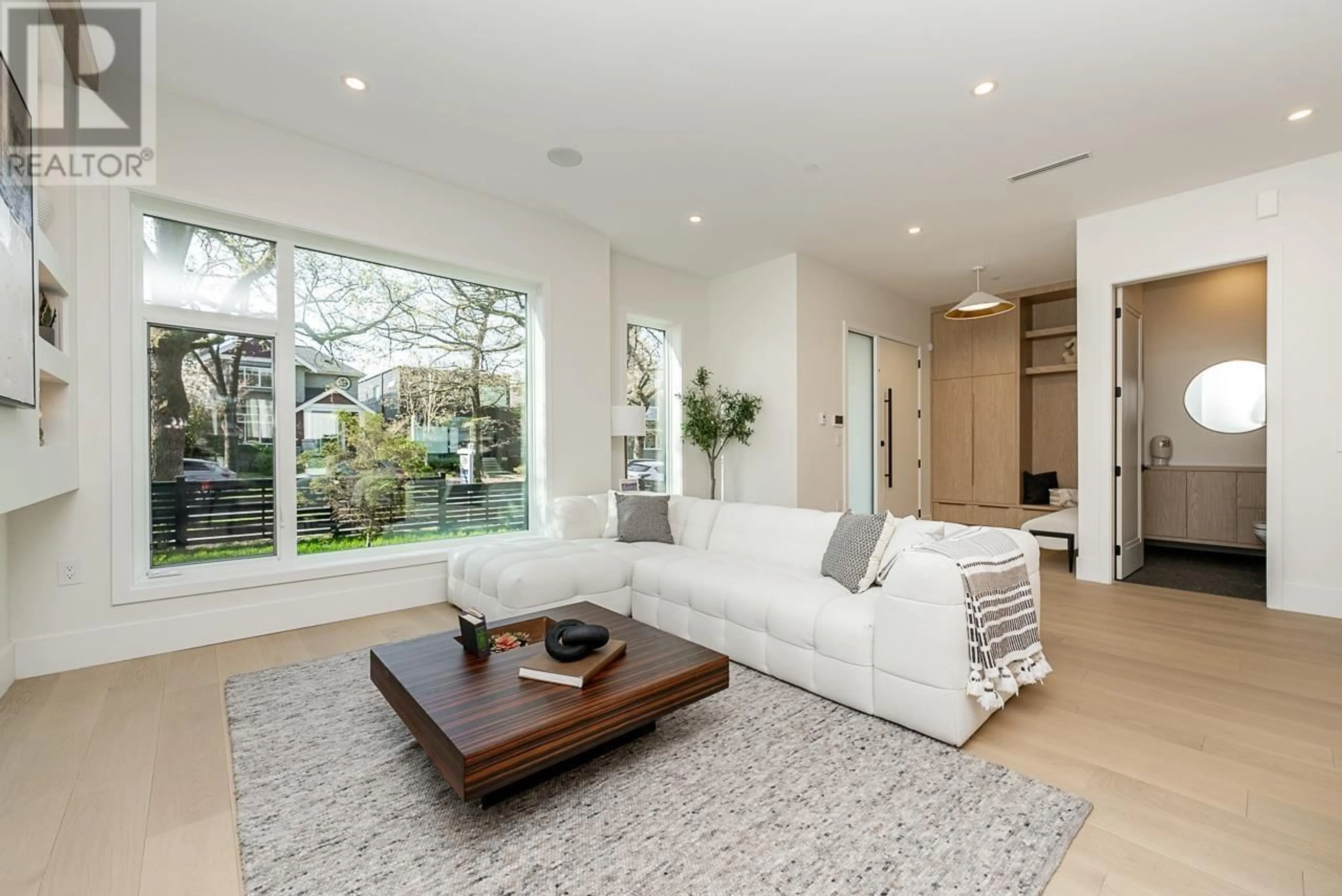 Living room with furniture, unknown for 439 22ND AVENUE, Vancouver British Columbia V5Y2G6