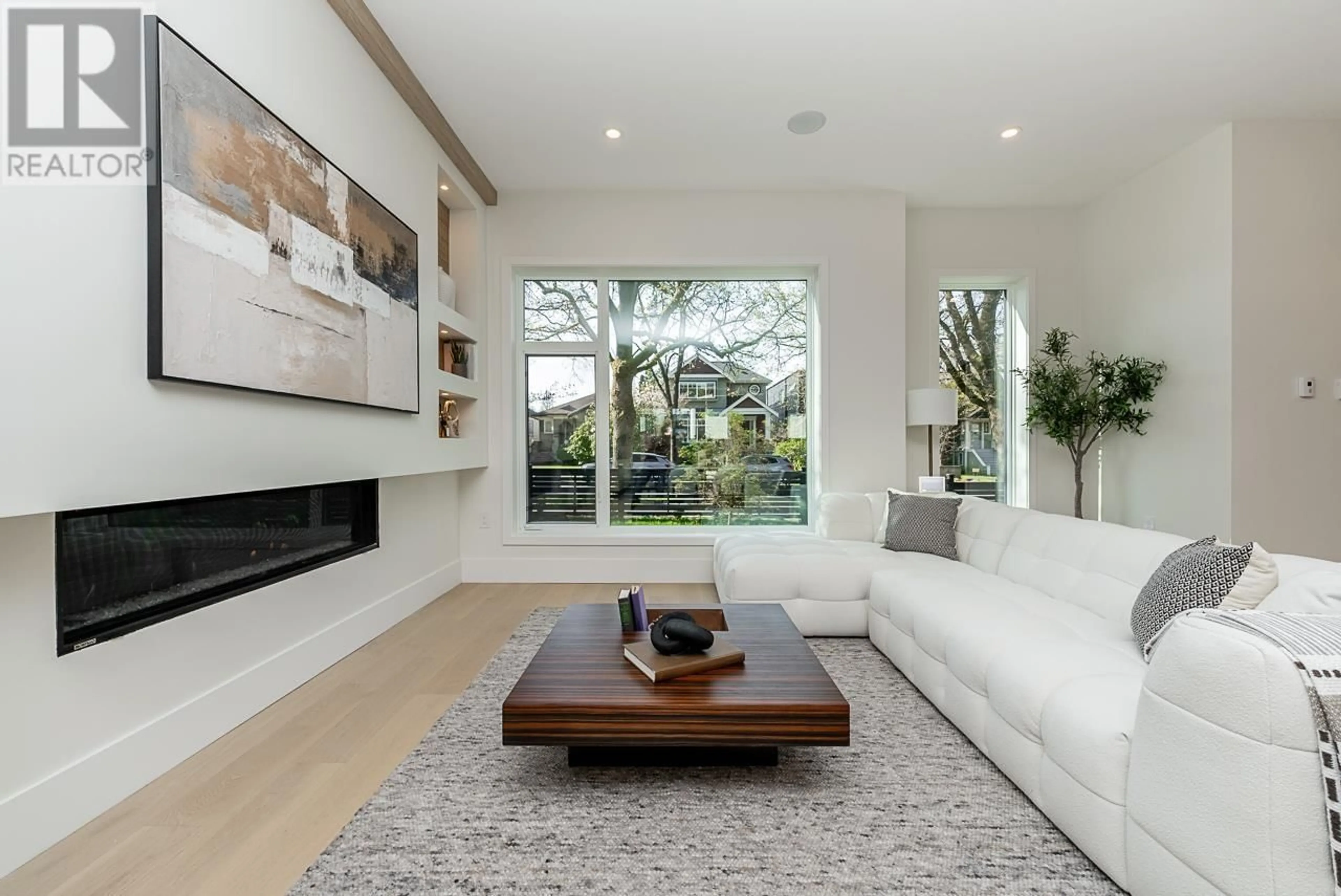 Living room with furniture, unknown for 439 22ND AVENUE, Vancouver British Columbia V5Y2G6