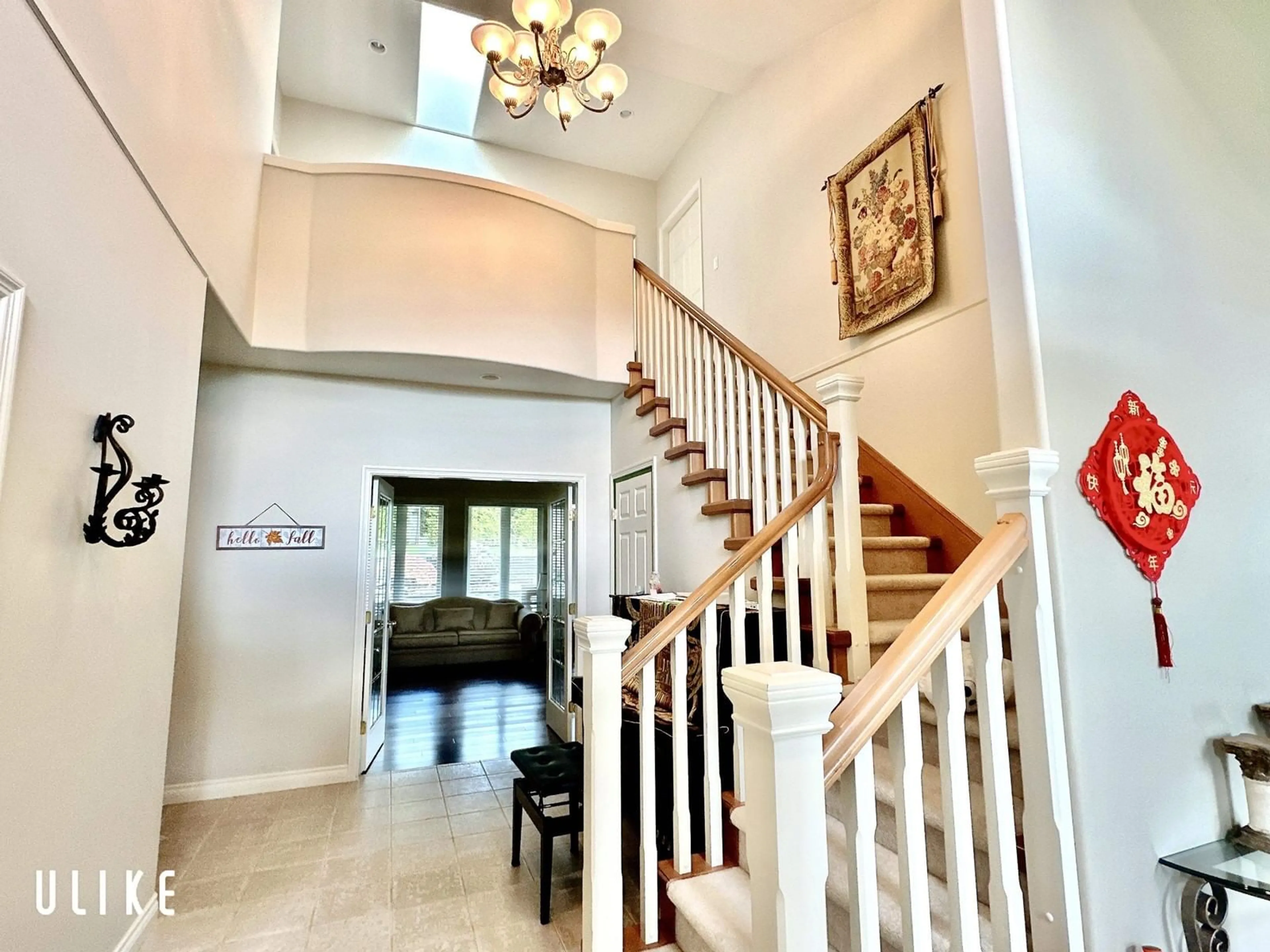 Indoor foyer for 9493 163, Surrey British Columbia V4N3C5