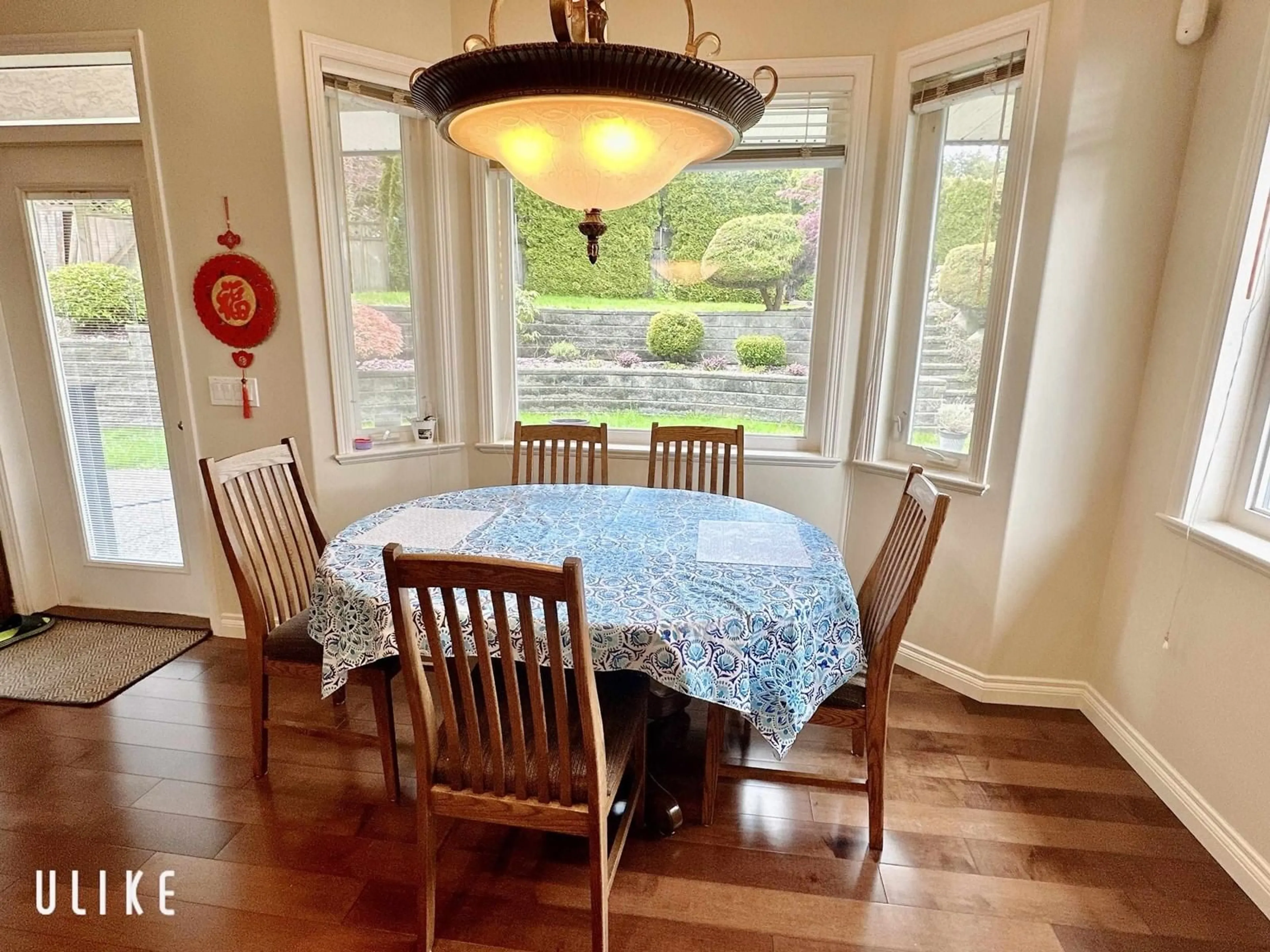 Dining room, wood/laminate floor for 9493 163, Surrey British Columbia V4N3C5