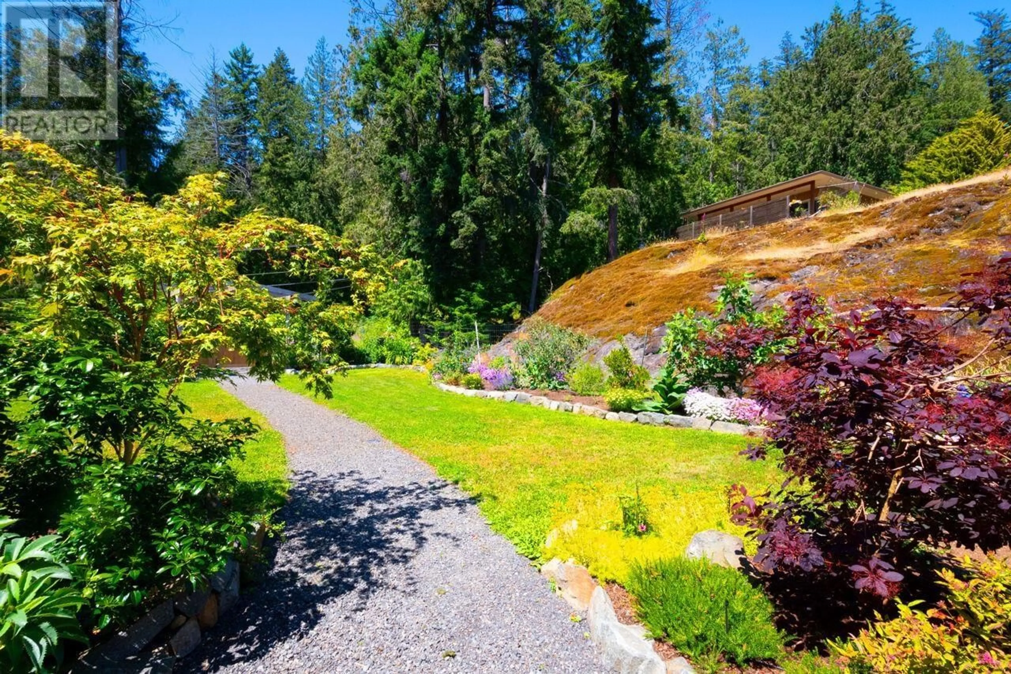 Patio, unknown for 889 COWAN POINT DRIVE, Bowen Island British Columbia V0N1G2