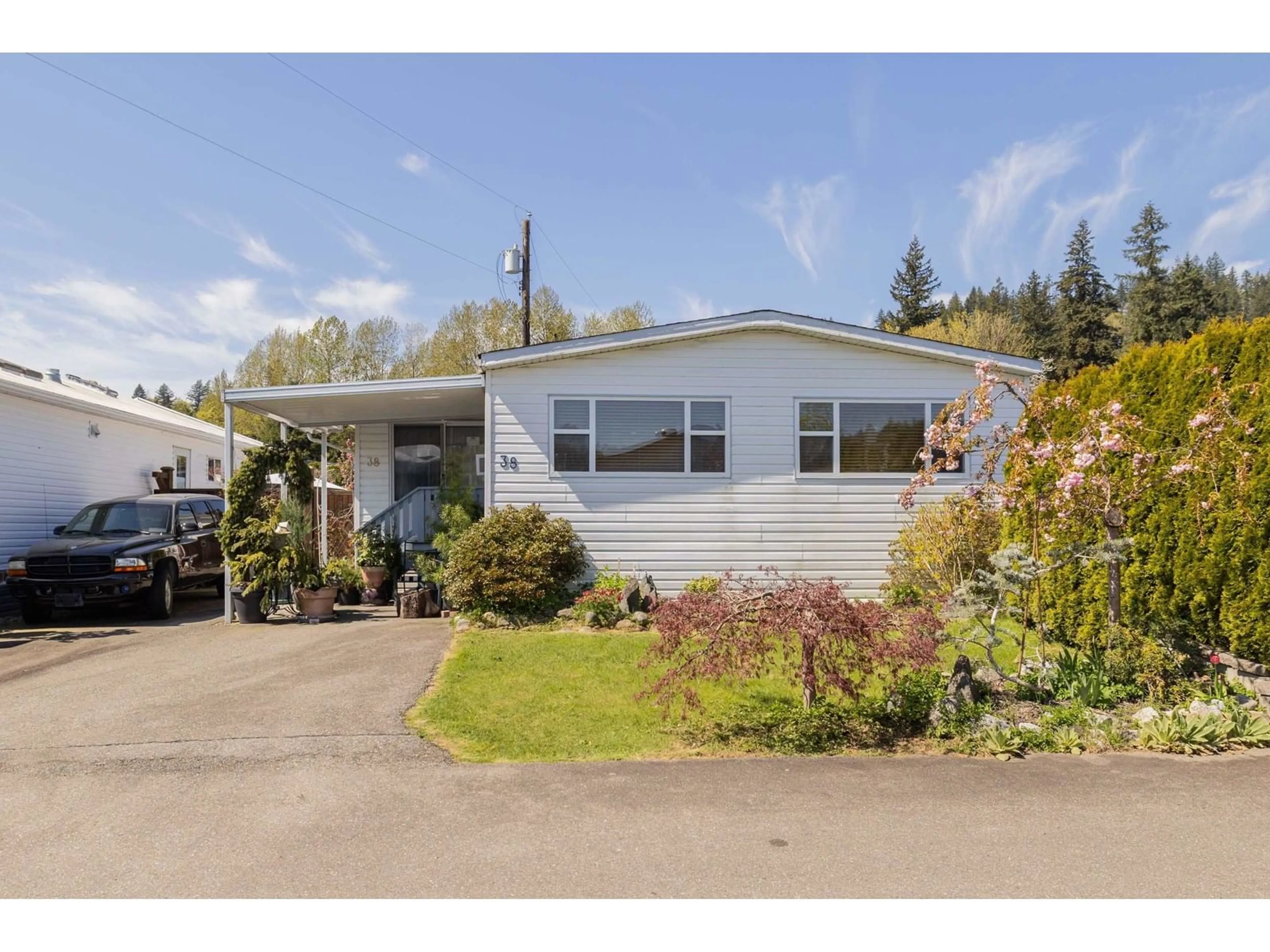 Home with vinyl exterior material, street for 38 - 9960 WILSON, Mission British Columbia V4S1B3
