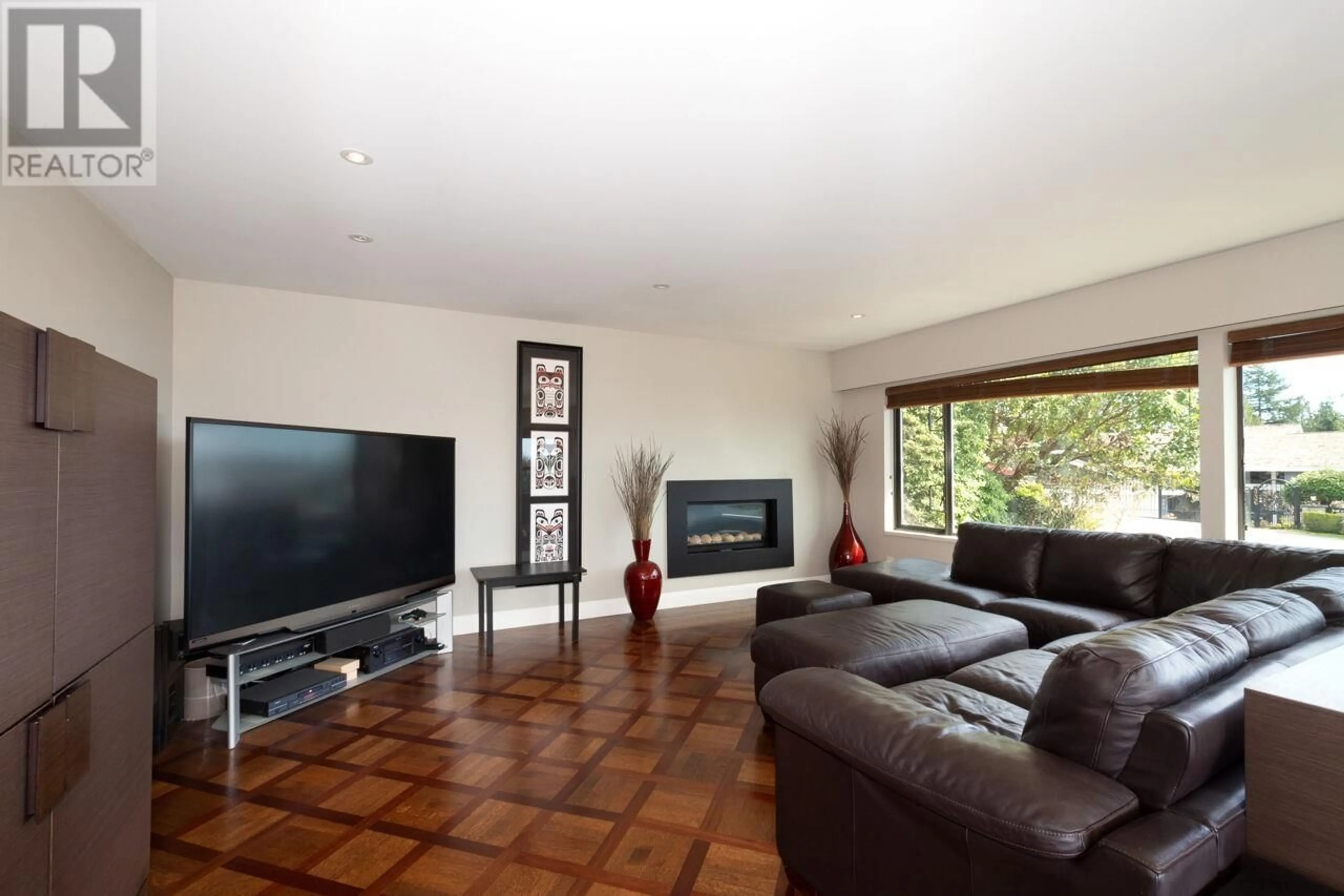 Living room with furniture, unknown for 4231 ROCKRIDGE CRESCENT, West Vancouver British Columbia V7W1A9