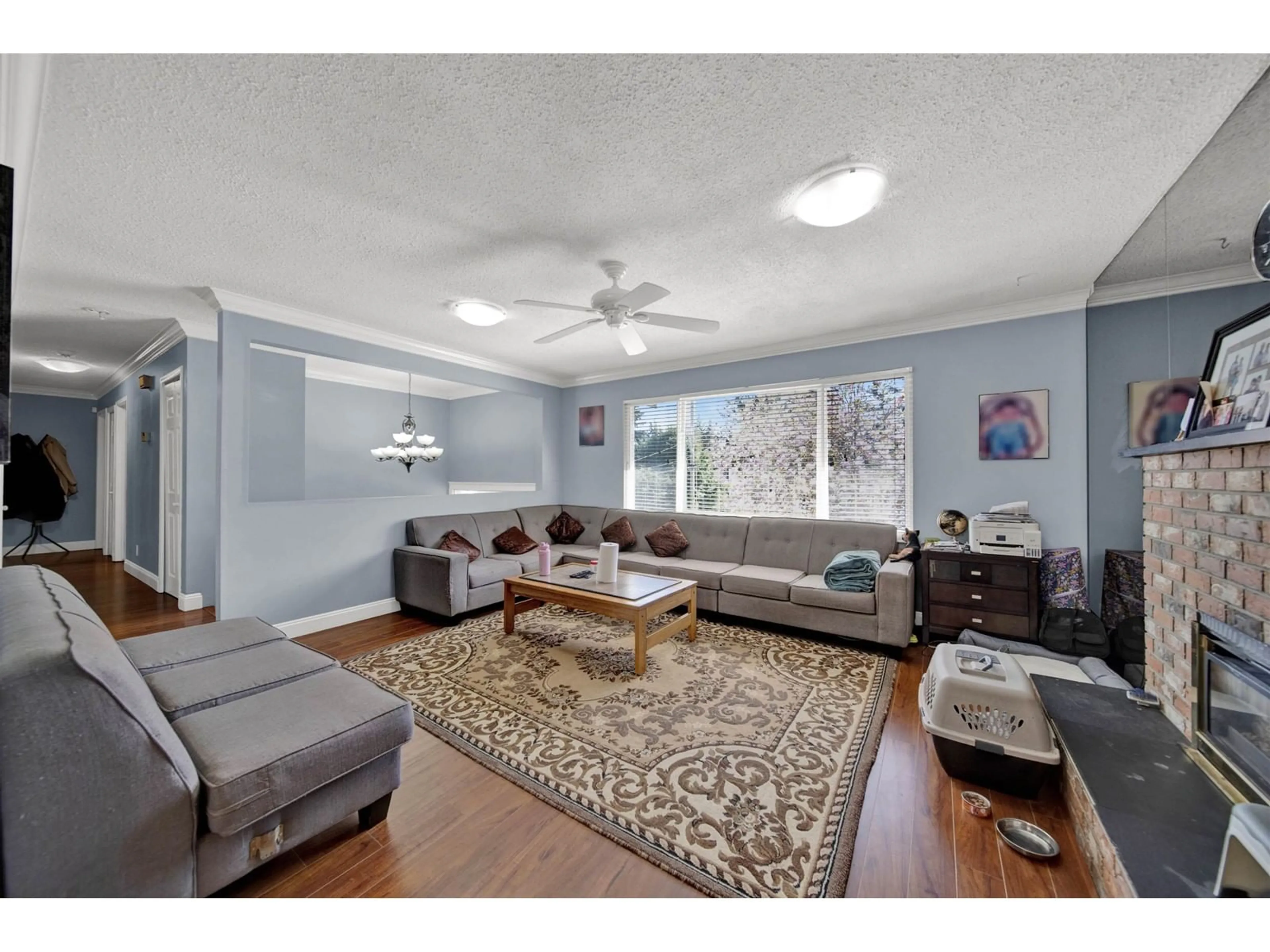Living room with furniture, unknown for 14723 69A, Surrey British Columbia V3S2C7