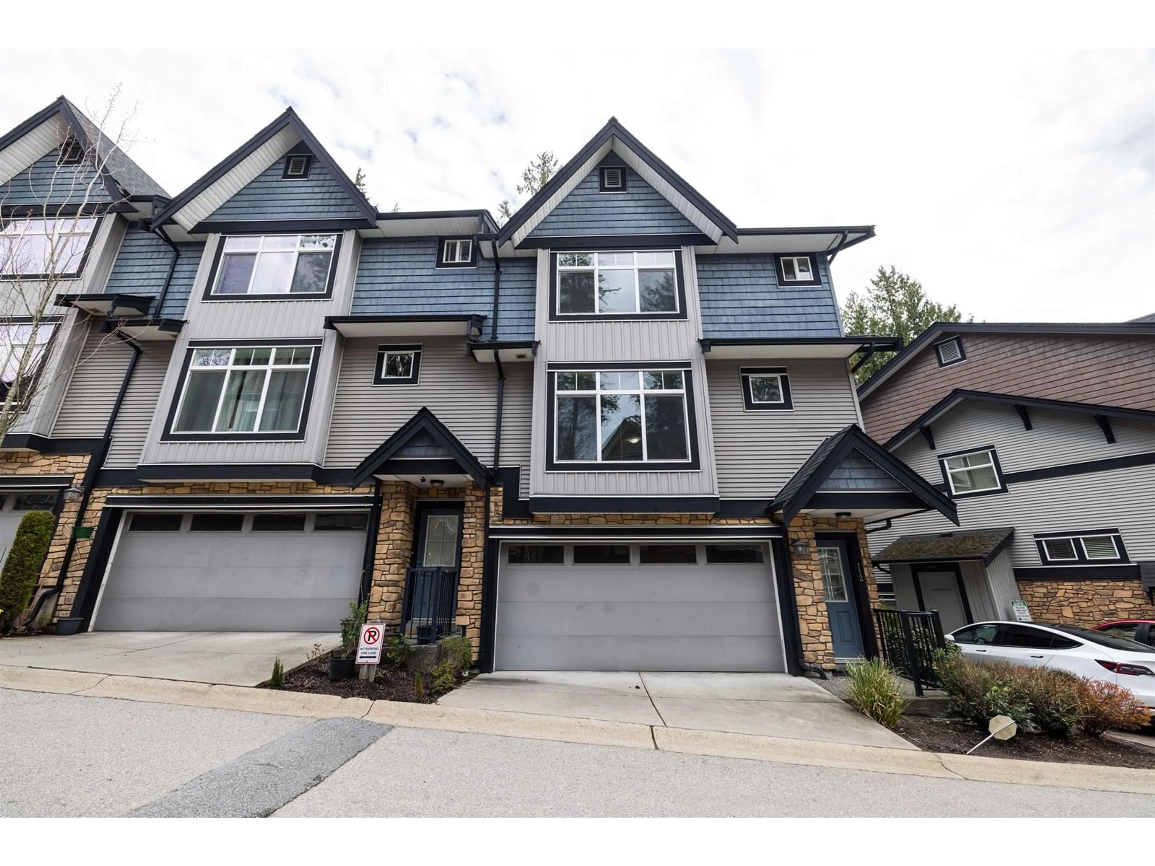 Home with vinyl exterior material, mountain view for 112 - 6299 144, Surrey British Columbia V3X1A2