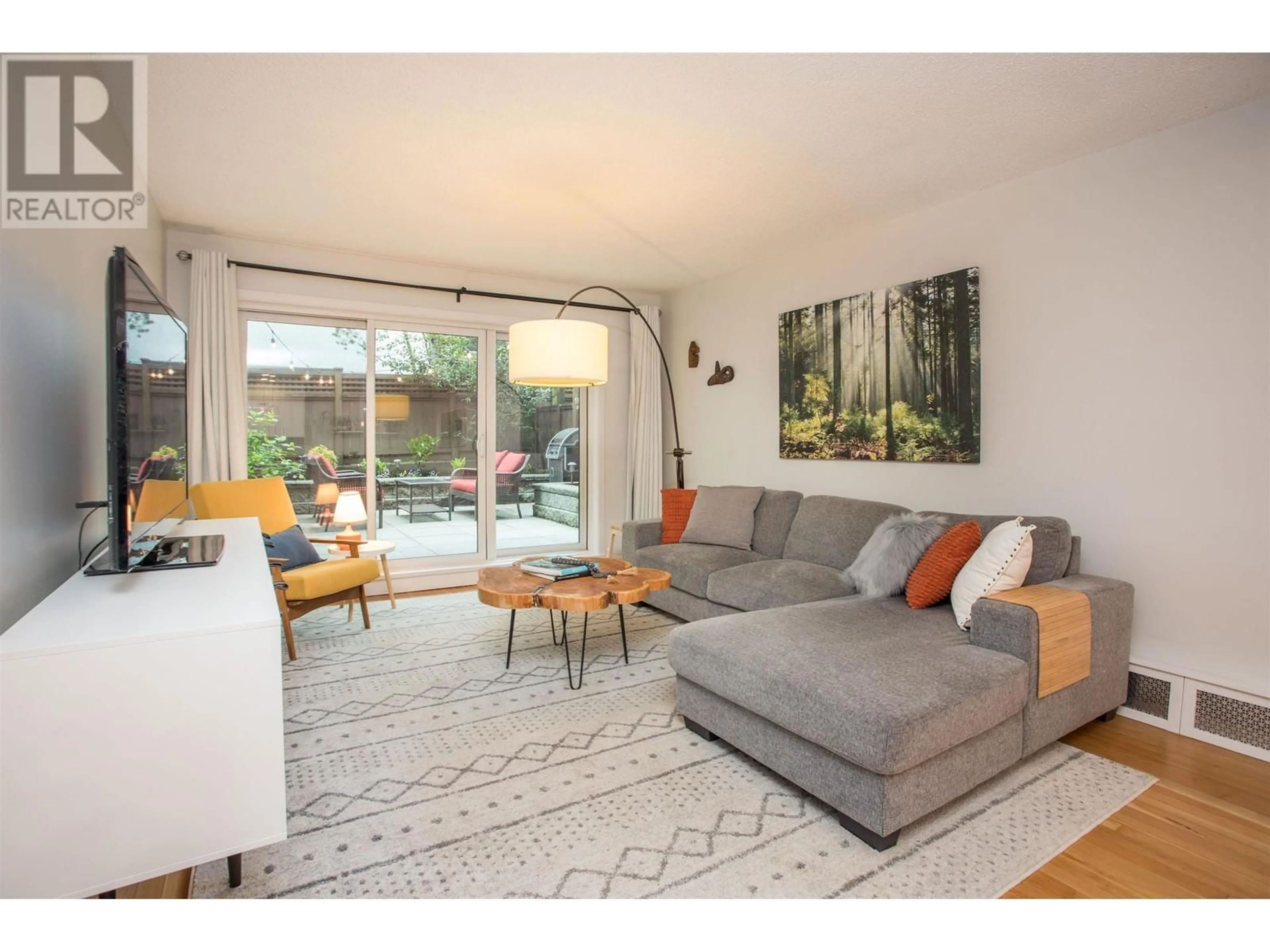 Living room with furniture, unknown for 113 - 330 7TH AVENUE, Vancouver British Columbia V5T4K5