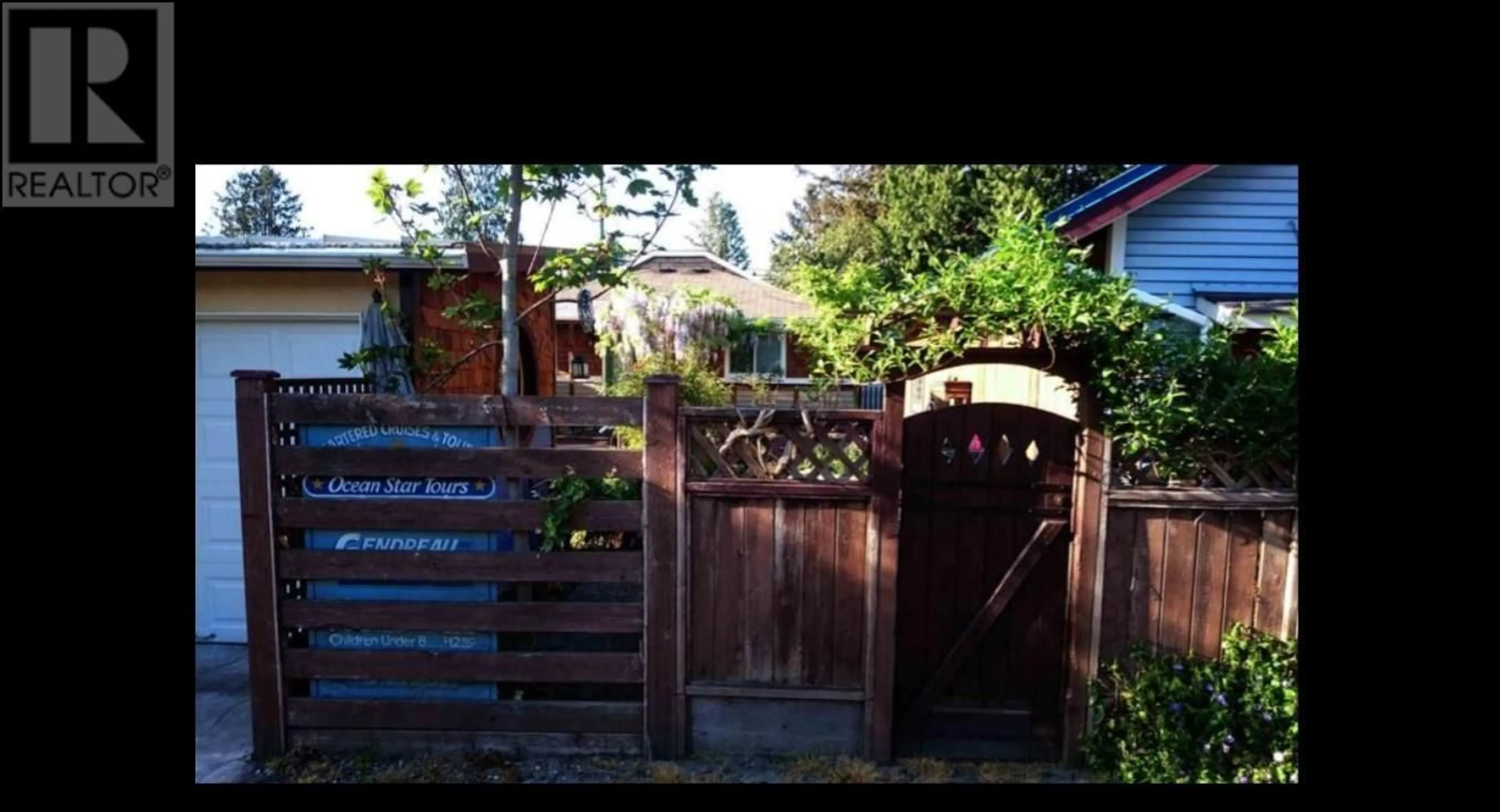 A pic from outside/outdoor area/front of a property/back of a property/a pic from drone, street for 20530 WESTFIELD AVENUE, Maple Ridge British Columbia V2X1L2
