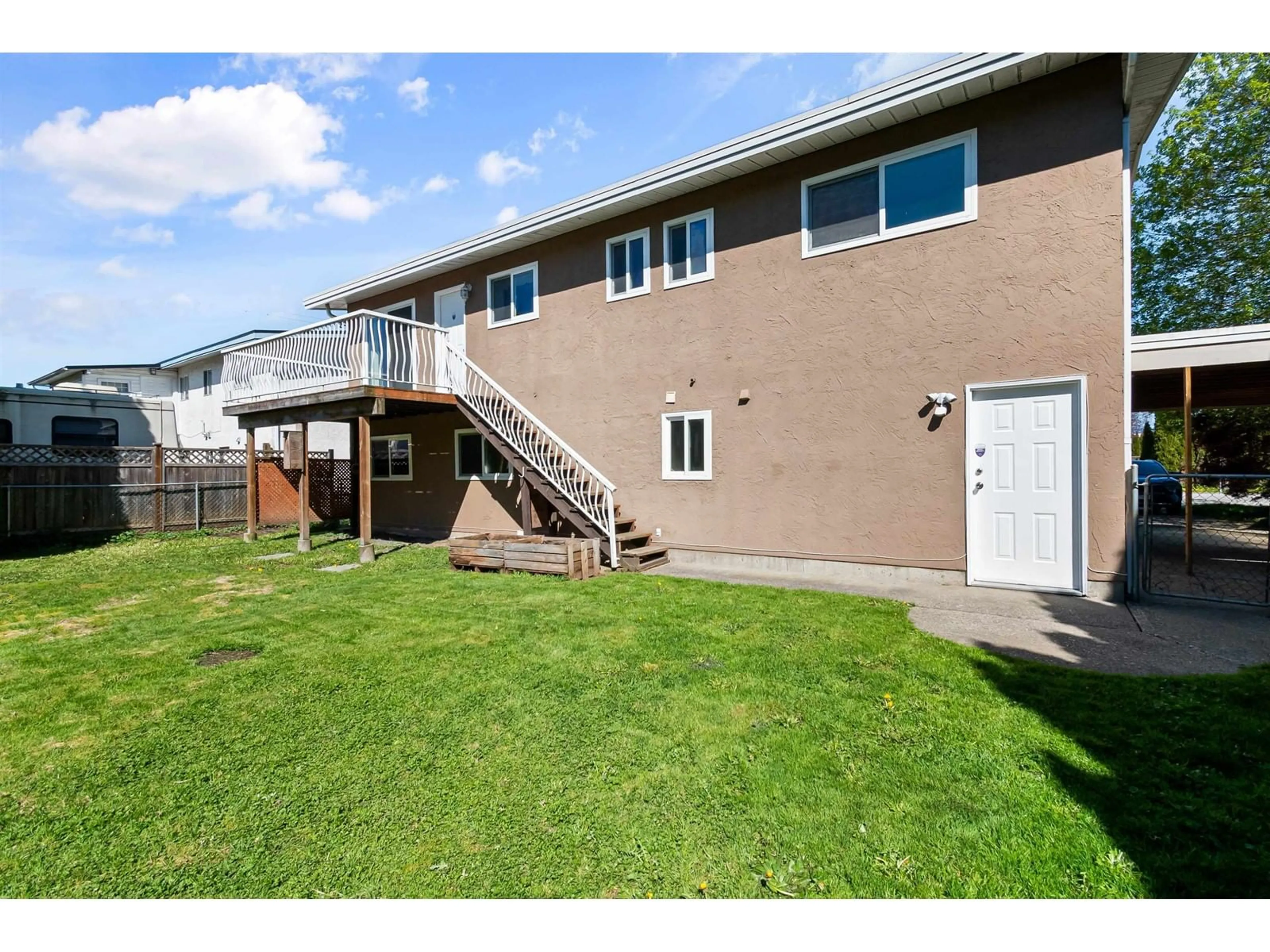 Patio, unknown for 46774 FIRST AVENUE, Chilliwack British Columbia V2P1X7
