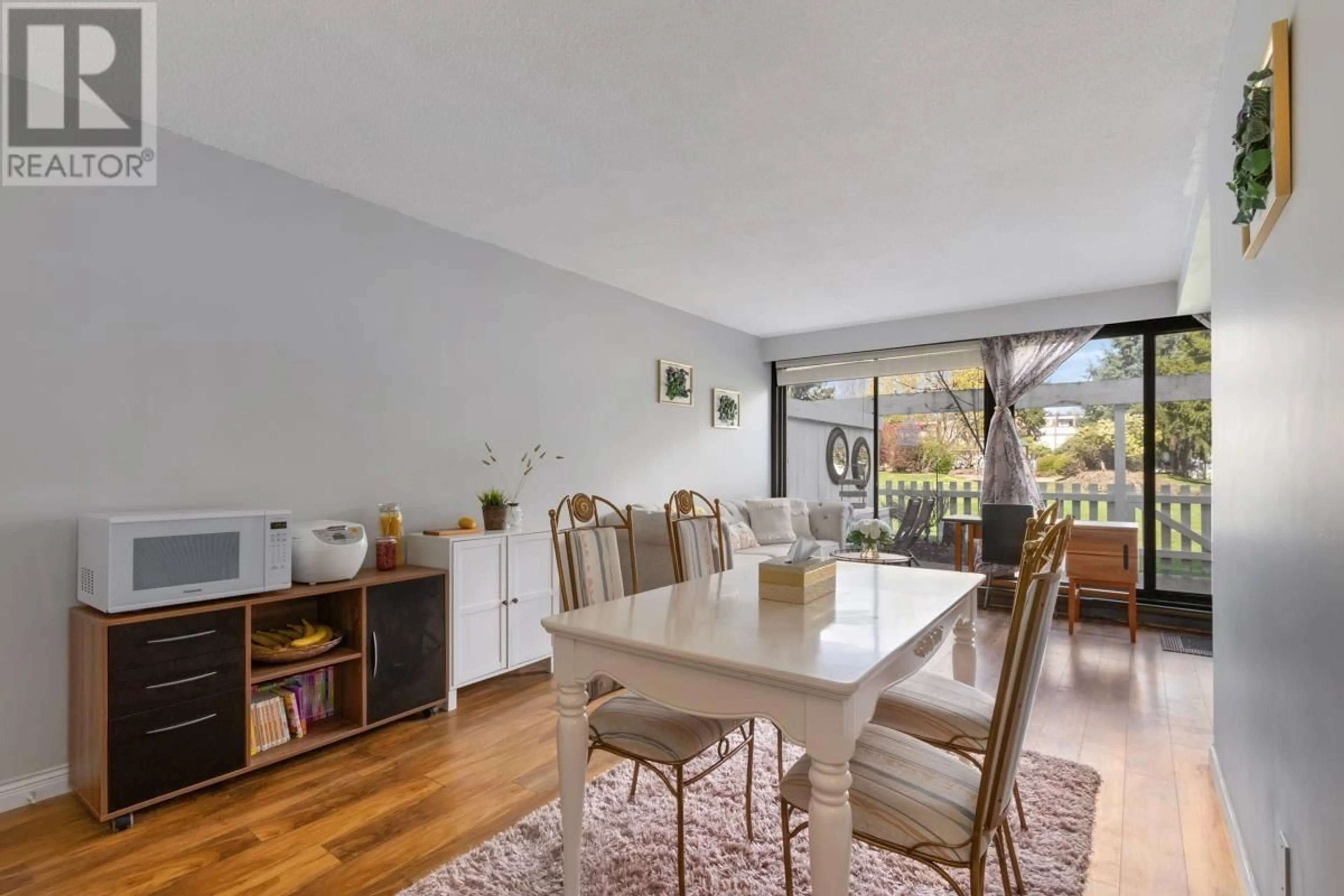 Dining room, wood/laminate floor for 70 - 10200 4TH AVENUE, Richmond British Columbia V7E1V3