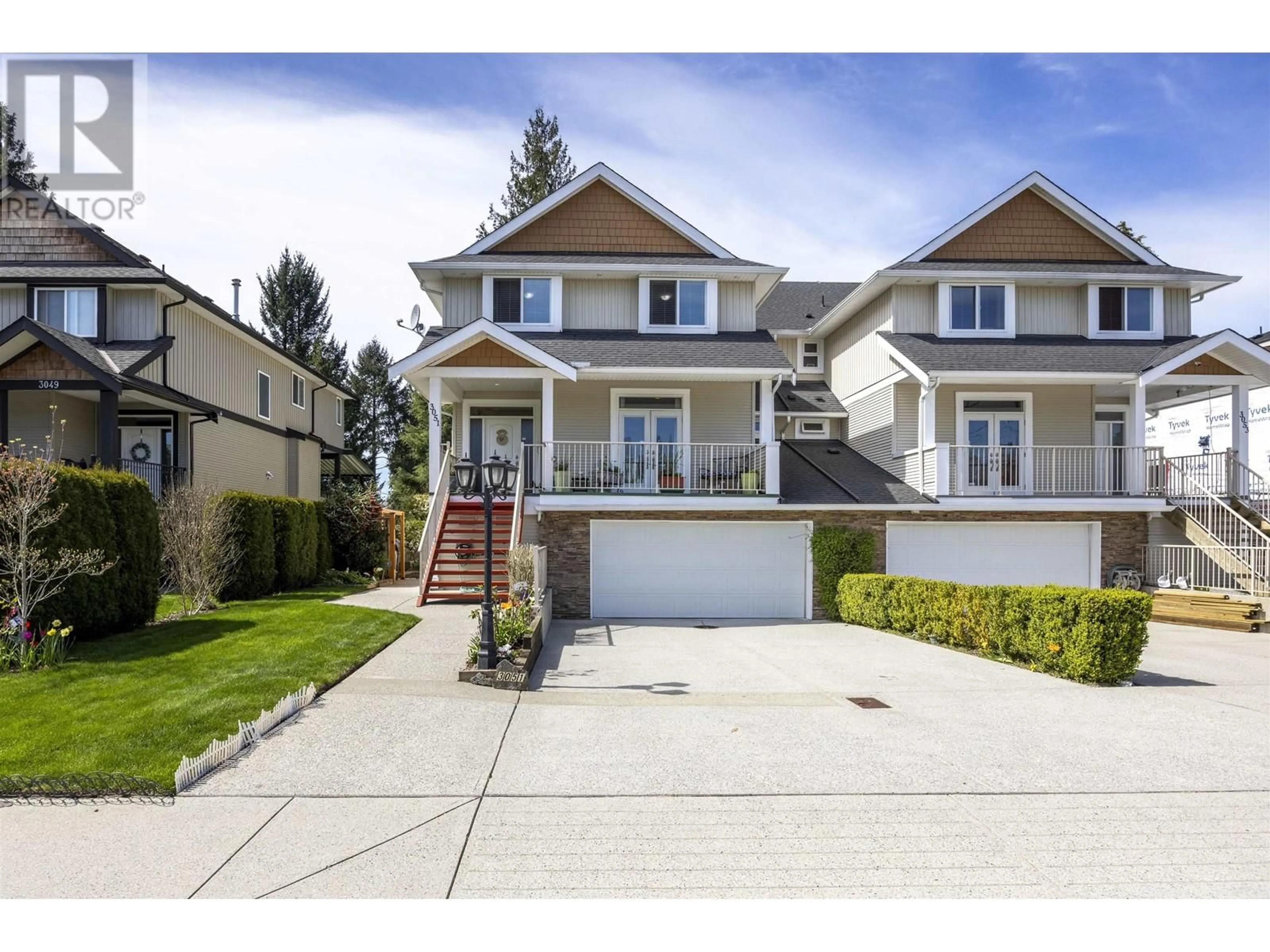 Home with vinyl exterior material, street for 3051 YORK STREET, Port Coquitlam British Columbia V3B4A6