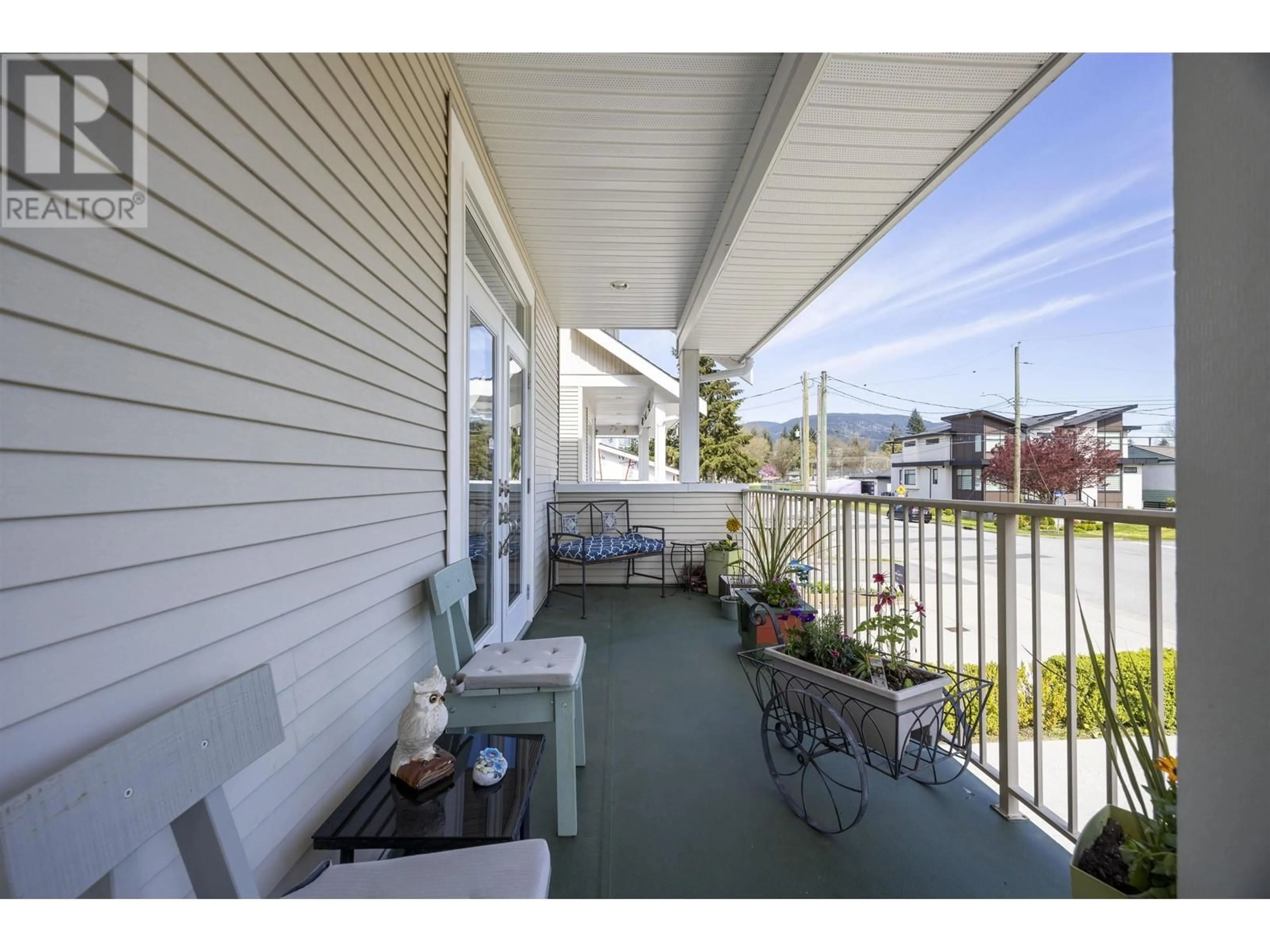 Patio, water/lake/river/ocean view for 3051 YORK STREET, Port Coquitlam British Columbia V3B4A6