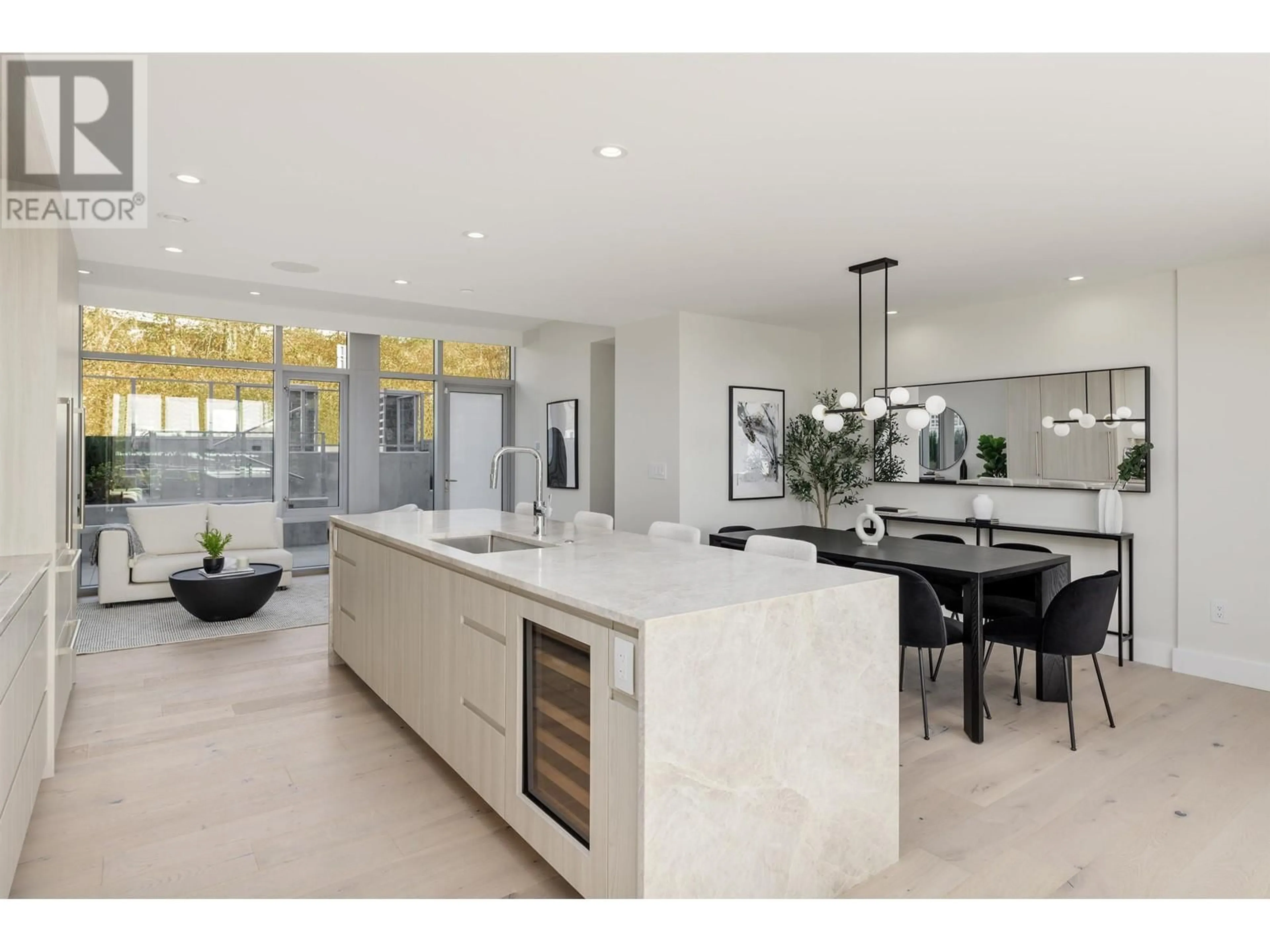 Open concept kitchen, ceramic/tile floor for 790 ARTHUR ERICKSON PLACE, West Vancouver British Columbia V7T0B8