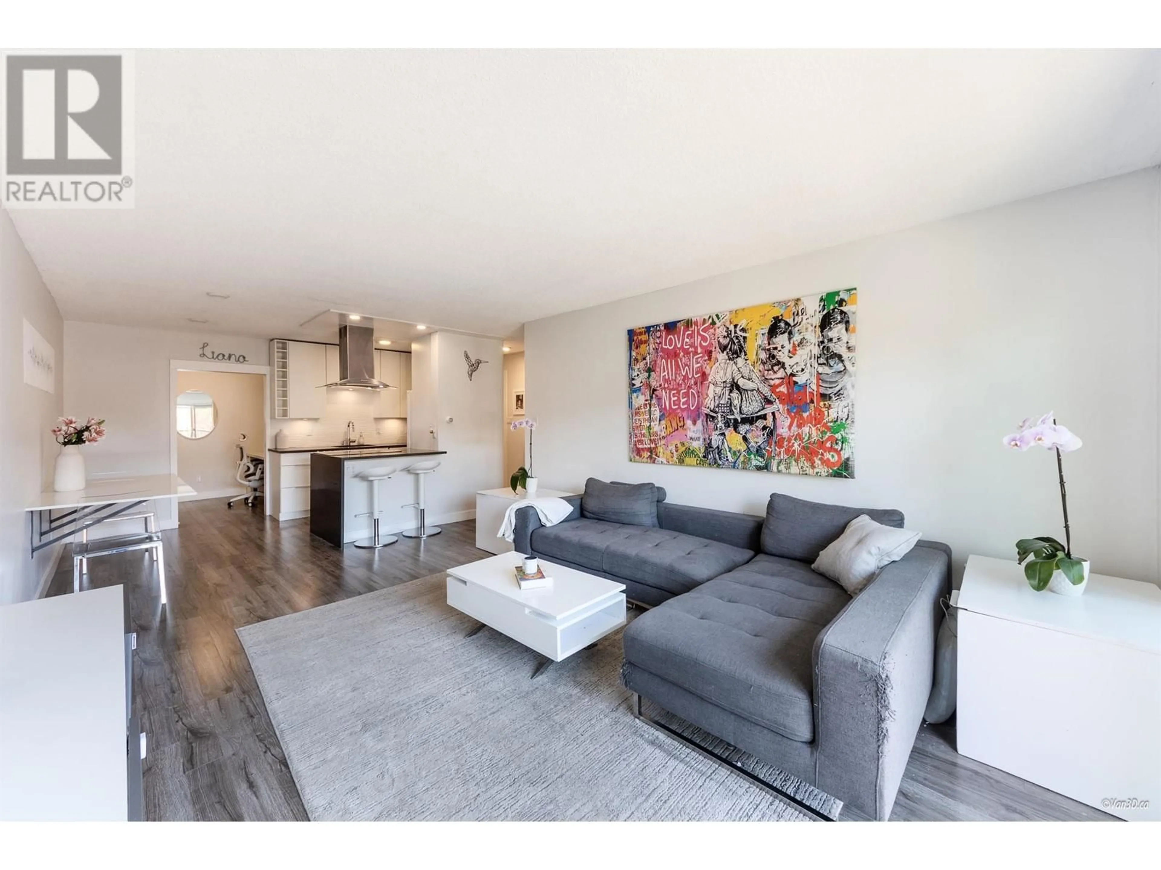 Living room with furniture, unknown for 101 - 225 3RD STREET, North Vancouver British Columbia V7M1E9
