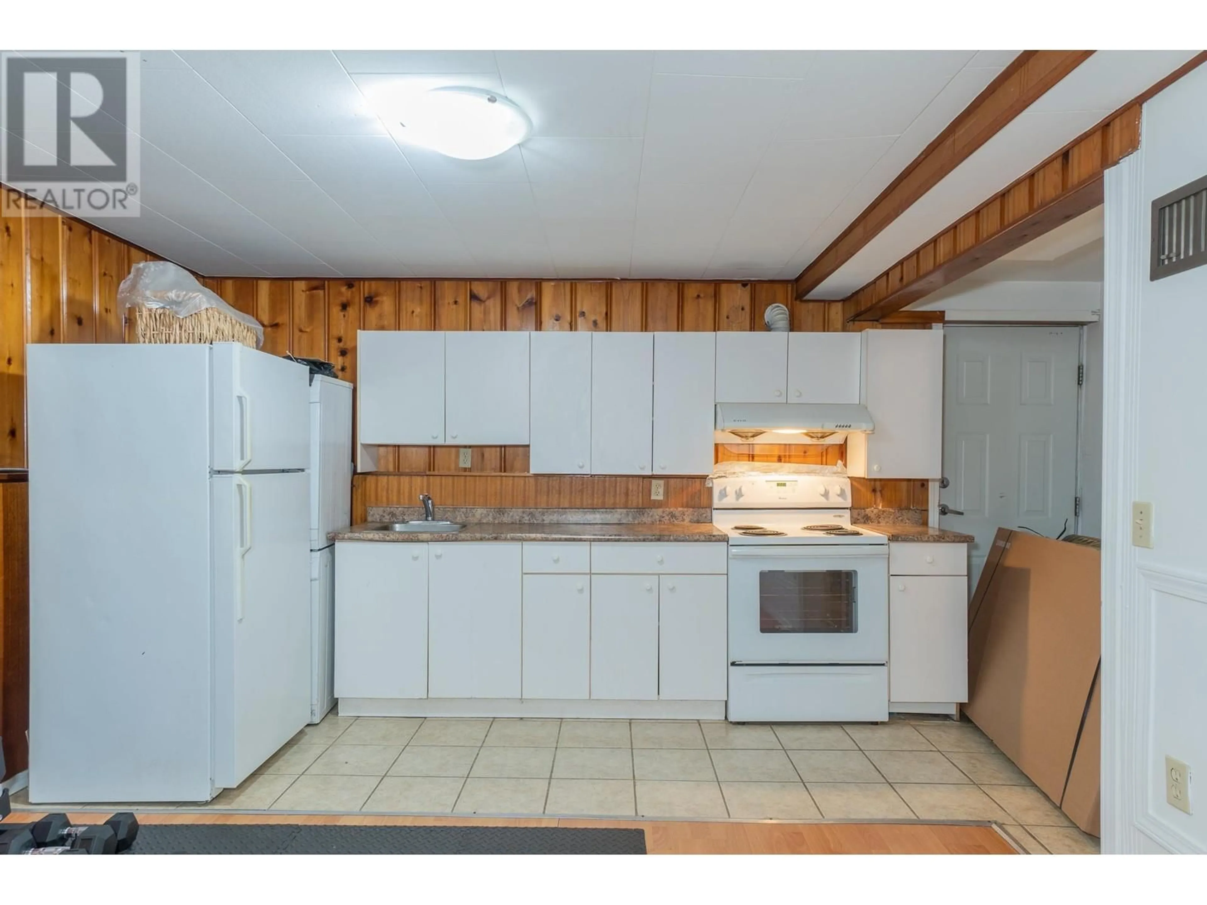 Standard kitchen, unknown for 5137 LORRAINE AVENUE, Burnaby British Columbia V5G2S3