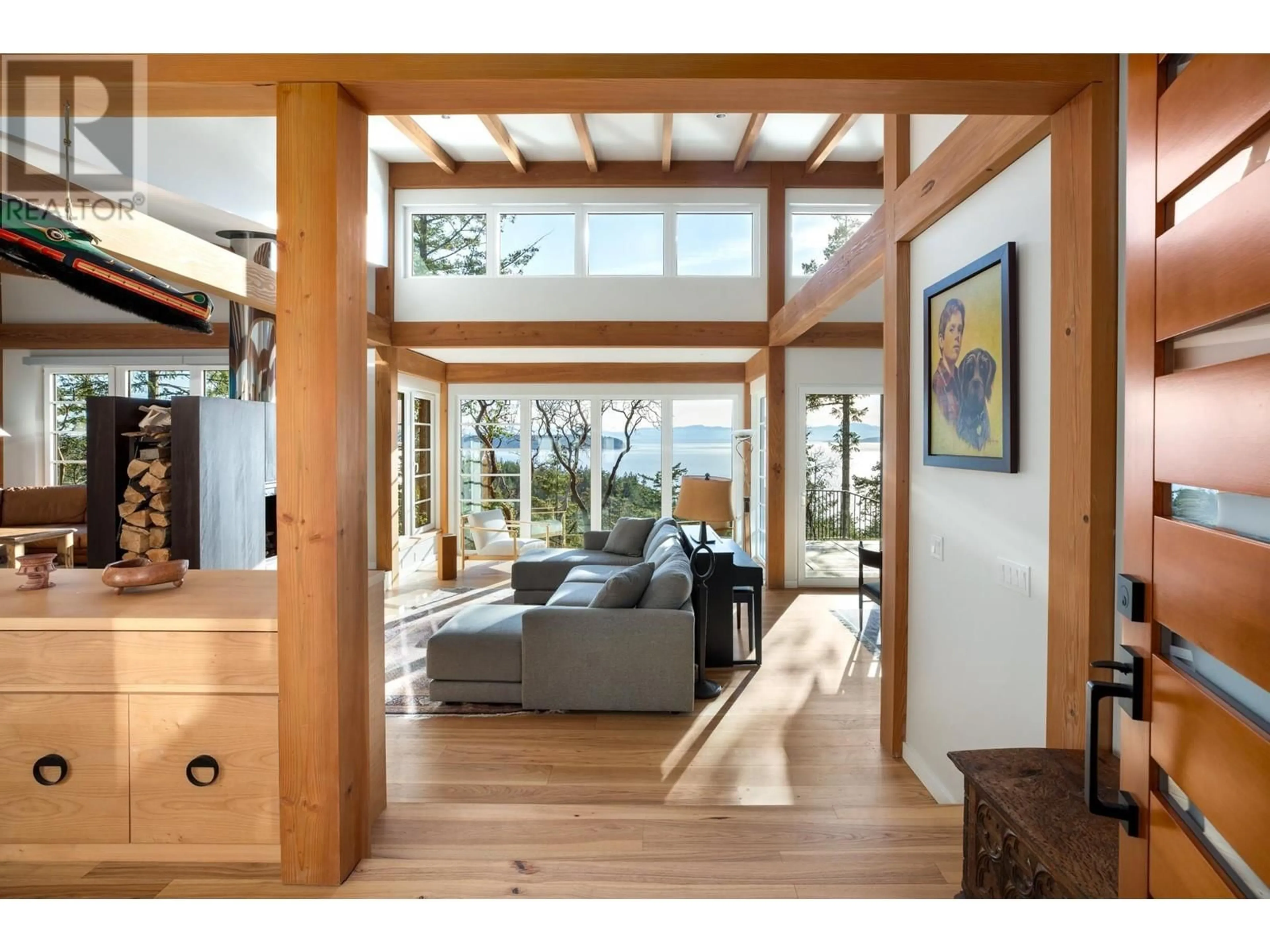 Indoor entryway for 10635 WOOD BAY RIDGE ROAD, Halfmoon Bay British Columbia V7Z1B8